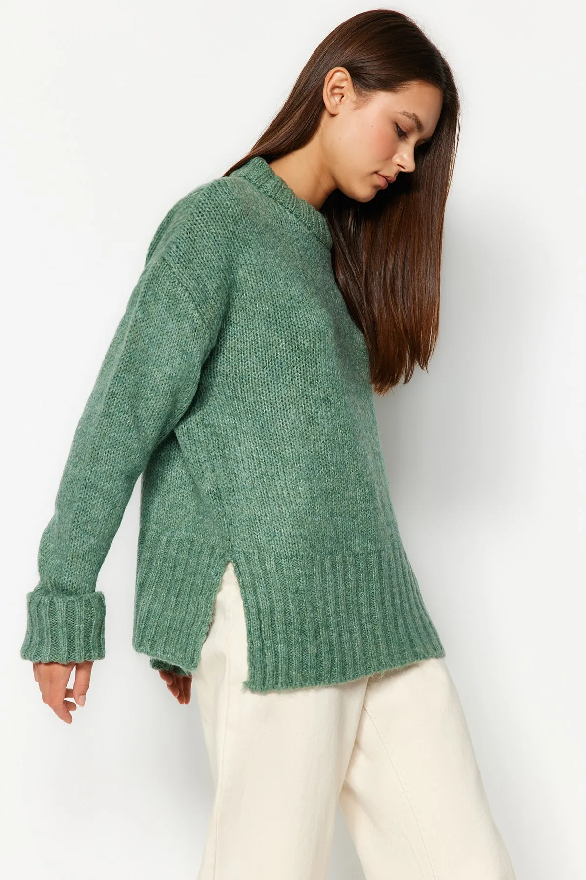 Trendyol Collection  Mintgrüner, weicher, strukturierter, dicker Strickpullover mit Rundhalsausschnitt TWOAW24KZ00281