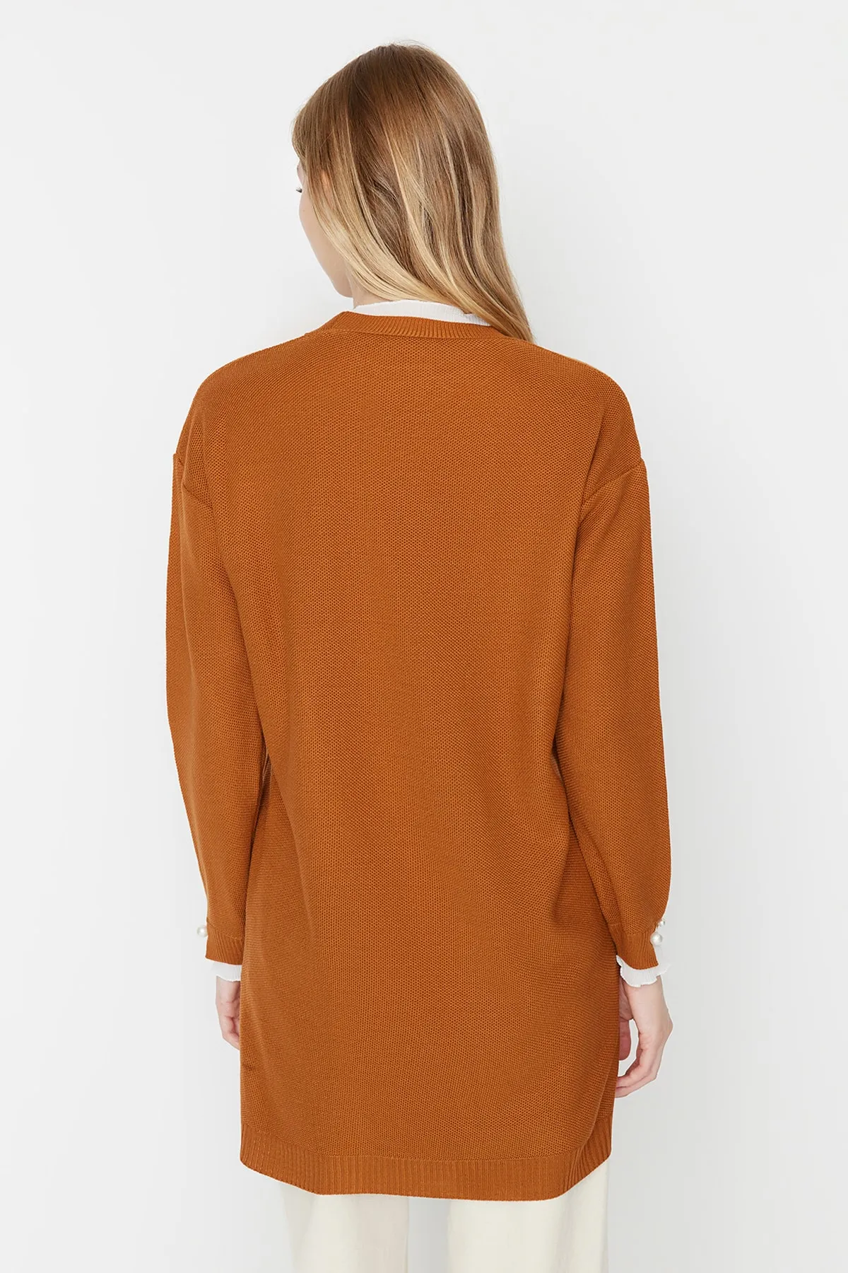 Trendyol Modest  Strickpullover mit Perlendetails und Fliesenärmeln TCTAW23AK00027