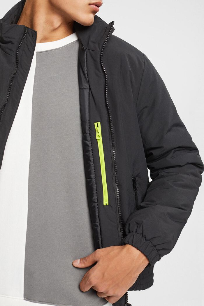 Puffer Jacket mit Stehkragen