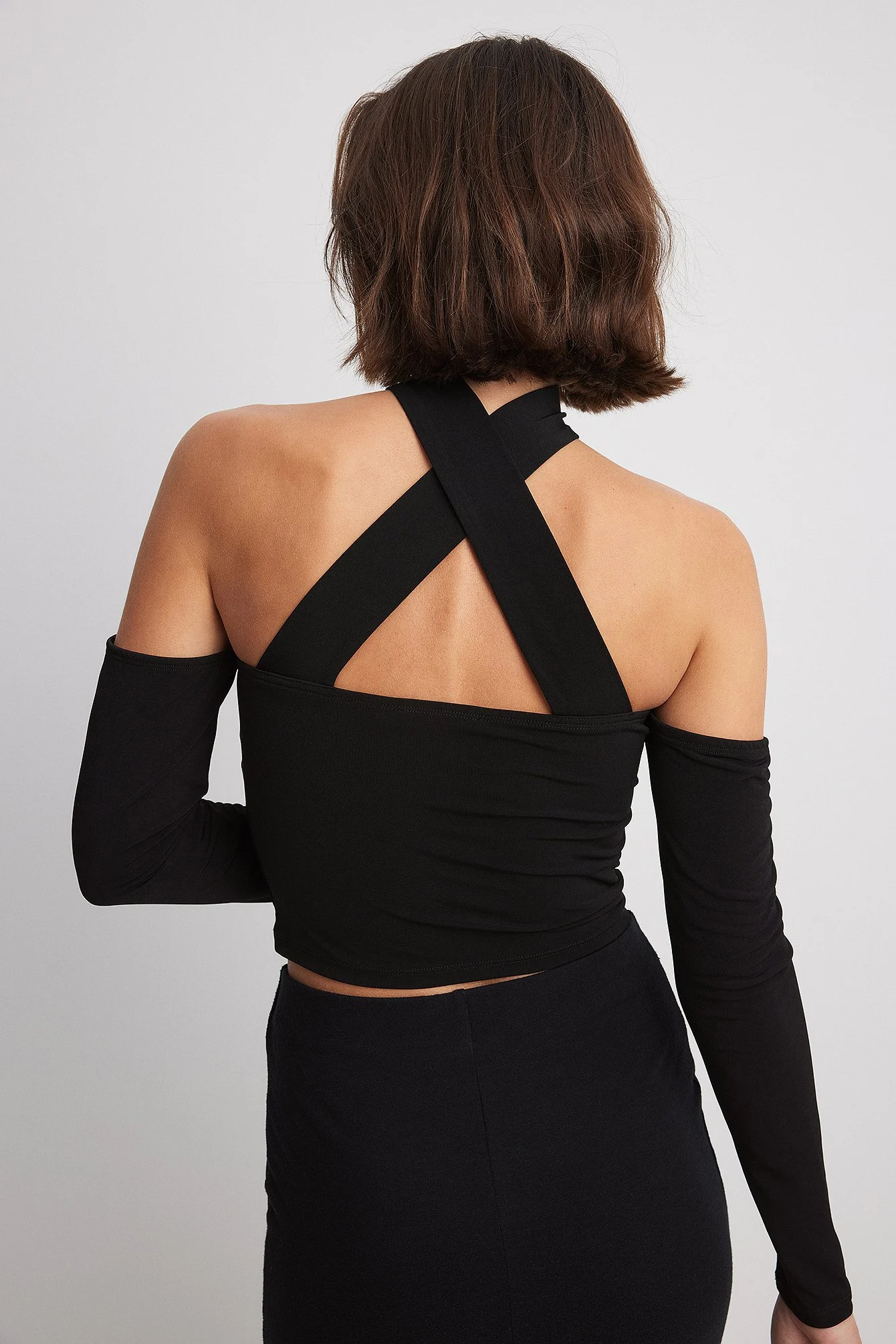 Schulterfreies Top mit Choker-Detail