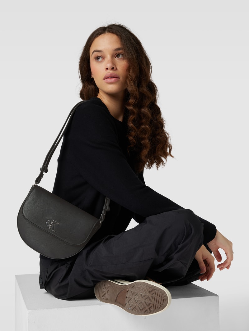 Saddle Bag mit Label-Applikation Modell 'MINIMAL MONOGRAM' in black