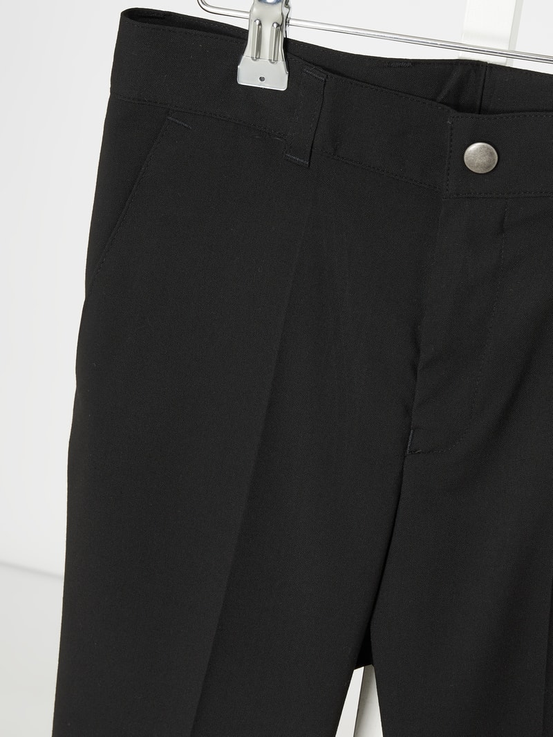 Slim Fit Anzug-Hose mit Bügelfalten in schwarz