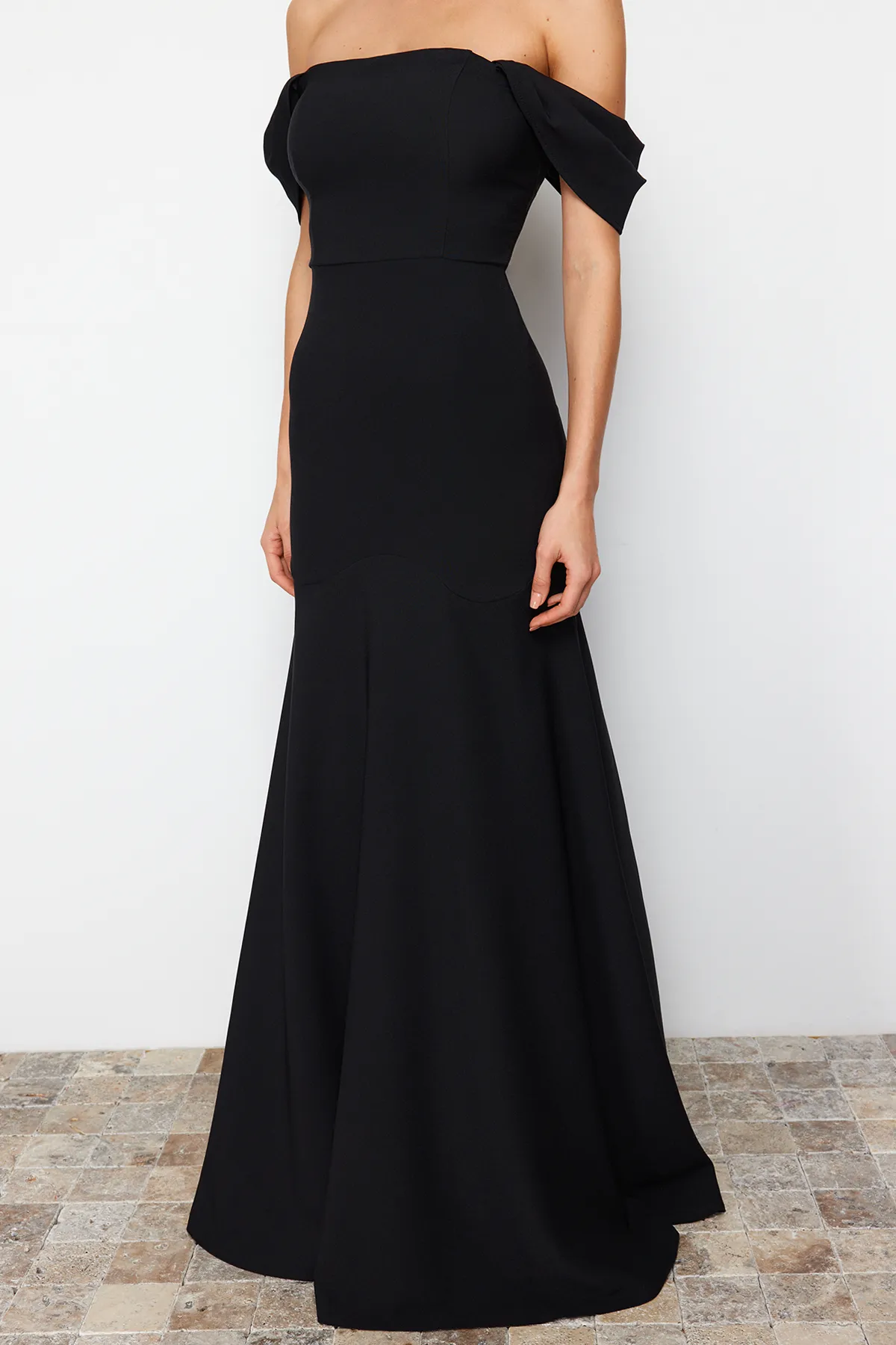 Trendyol Collection  Schwarzes, gerade geschnittenes, gewebtes Abendkleid und Abschlusskleid TPRSS24AE00060