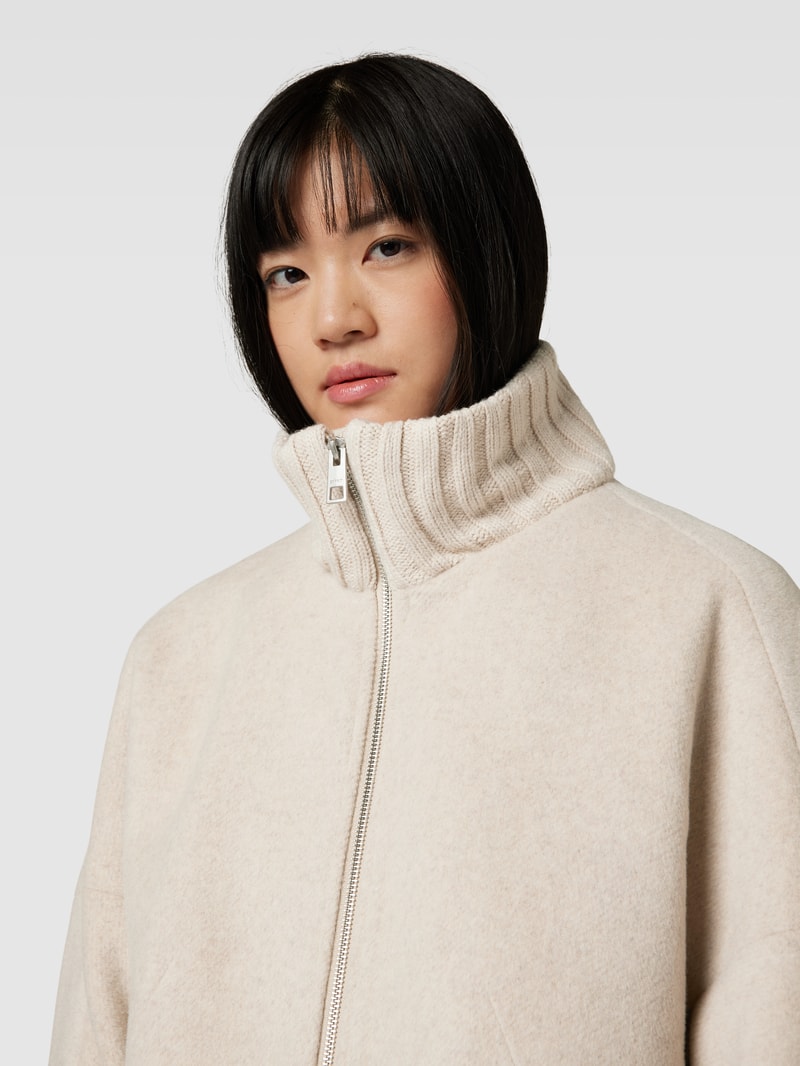 Jacke mit Turtleneck in offwhite