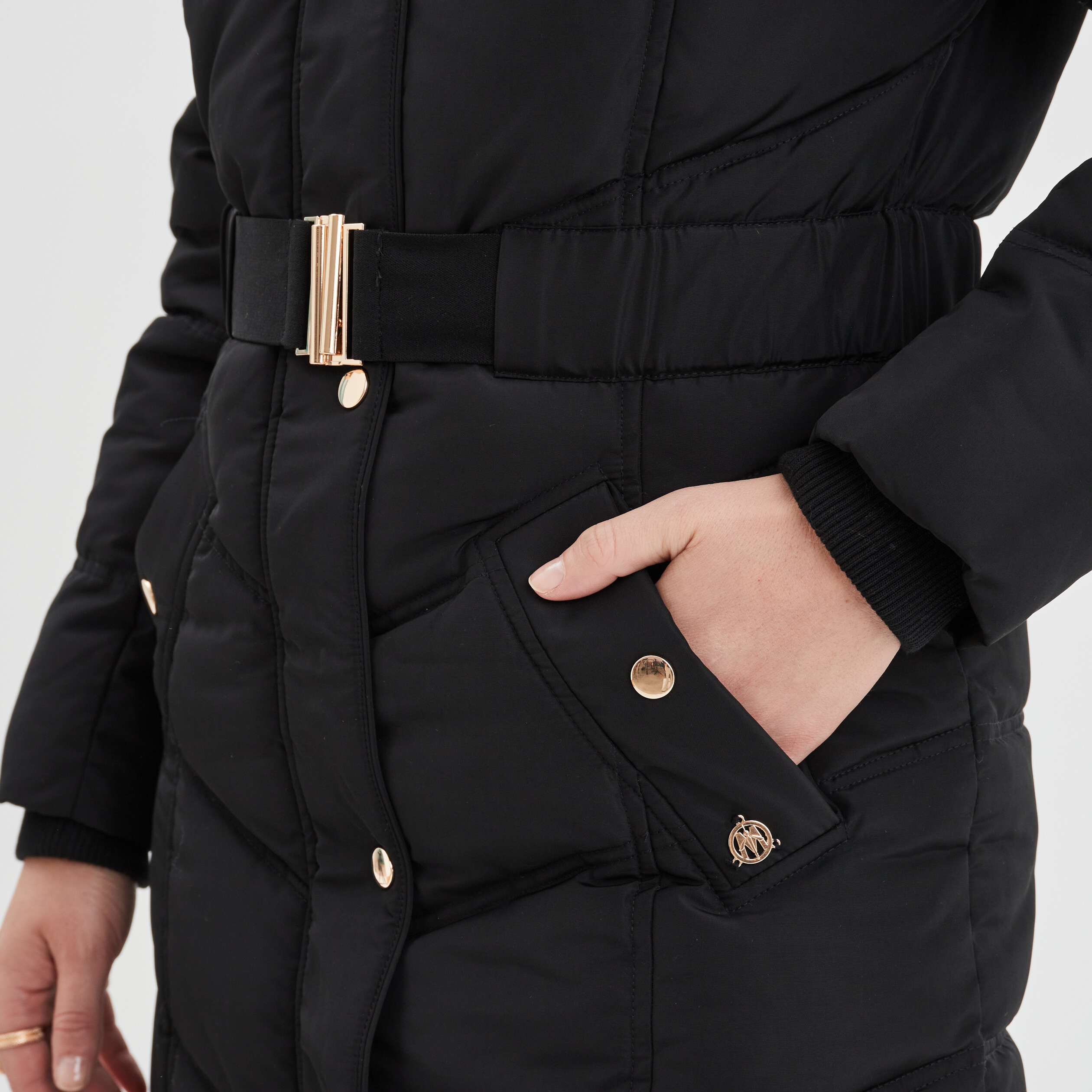 Doudoune longue ceinturée à capuche noir femme | La Halle