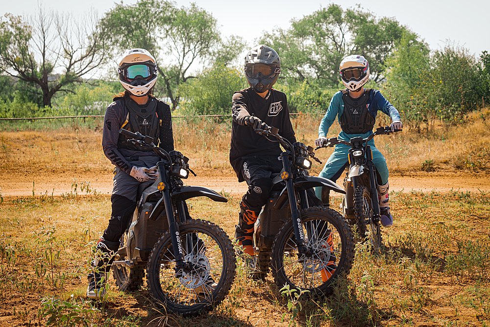 GoTrax - Everest Electric Dirt Bike w/ 50 mi Max Range & 53 mph Max Speed