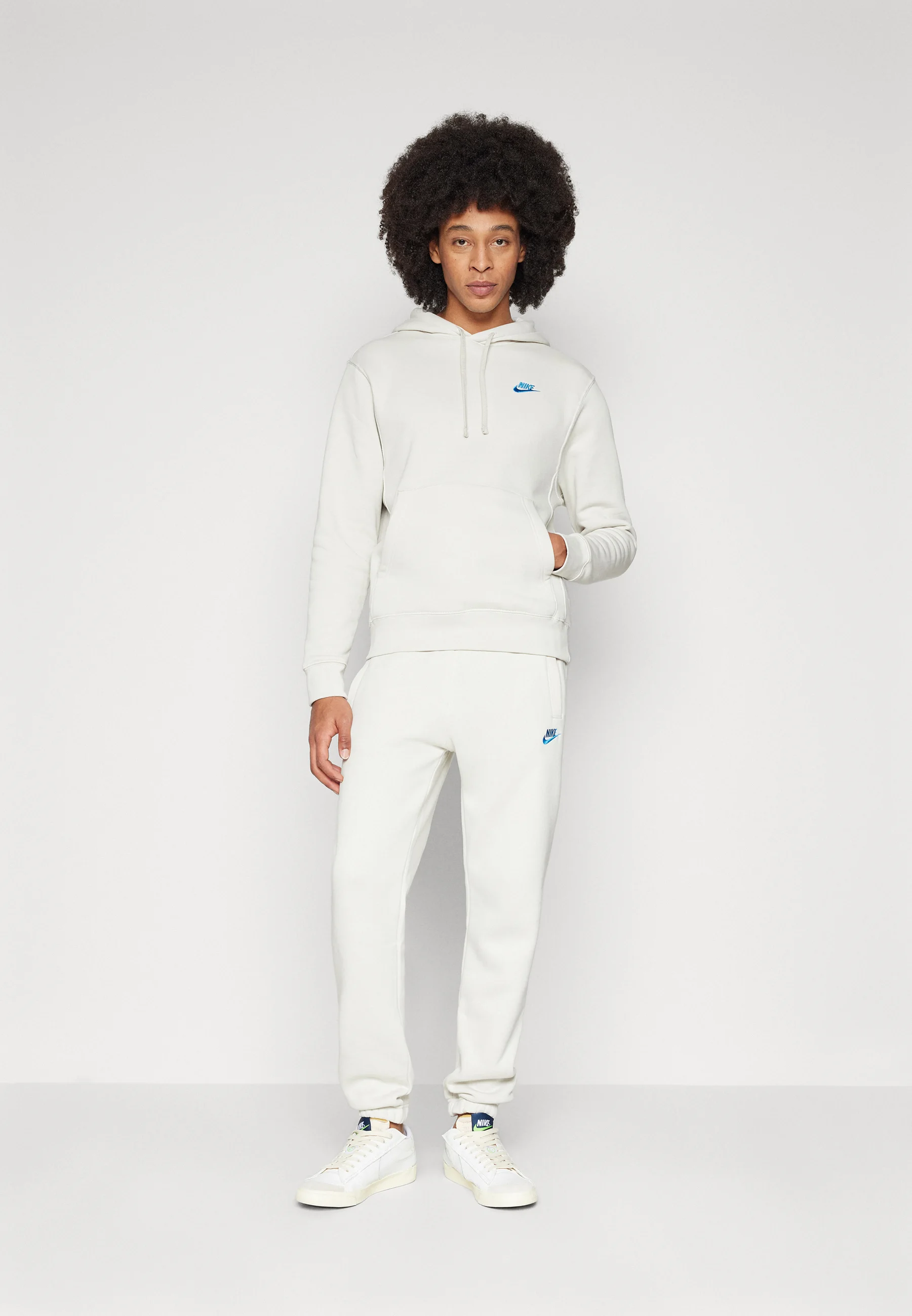 Nike Sportswear CLUB PANT - Pantalones deportivos