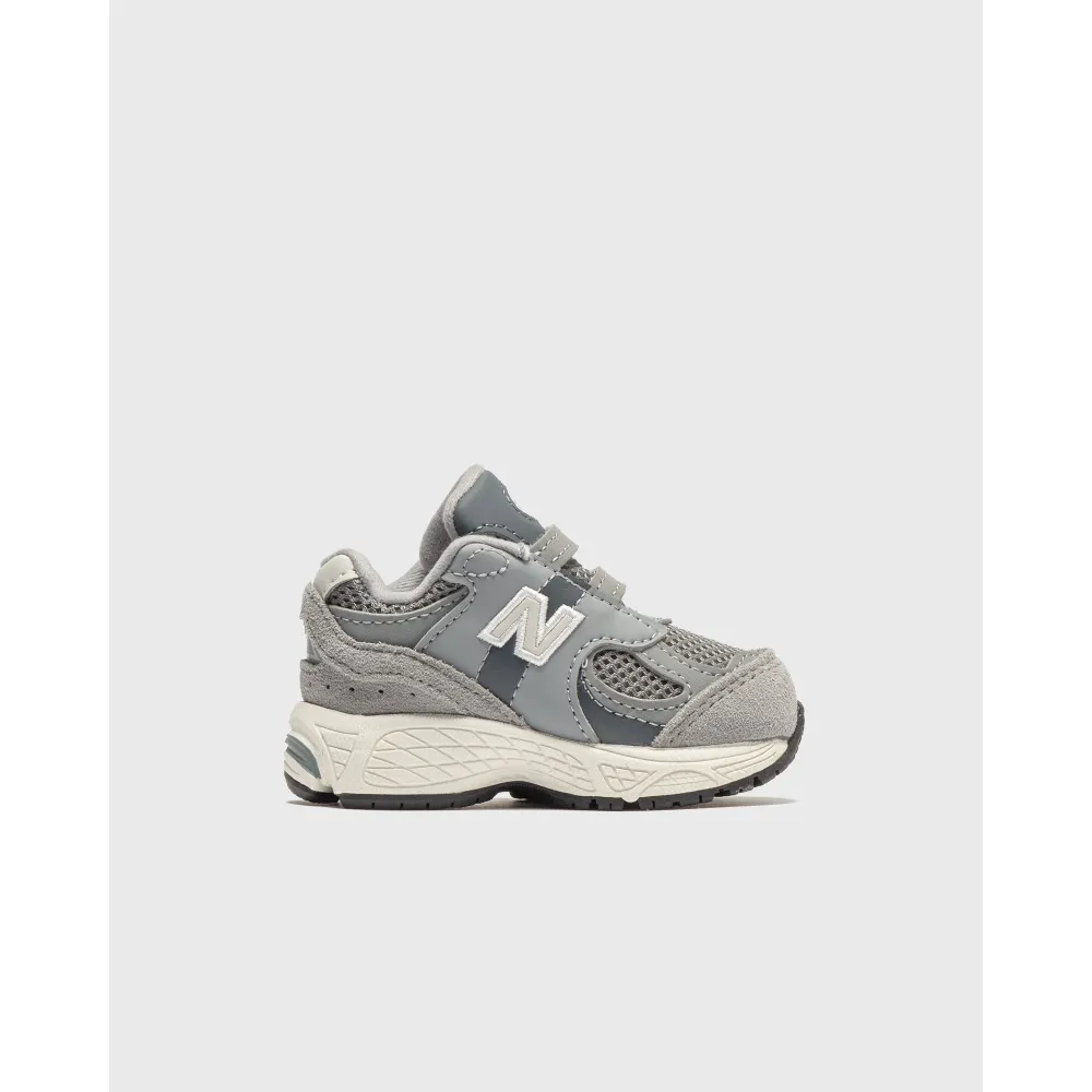New Balance 2002R IV2002ST / grau
