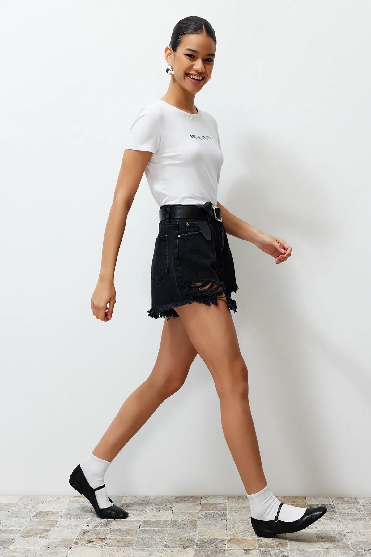 Trendyol Collection  Shorts - Schwarz - Mittlerer Bund