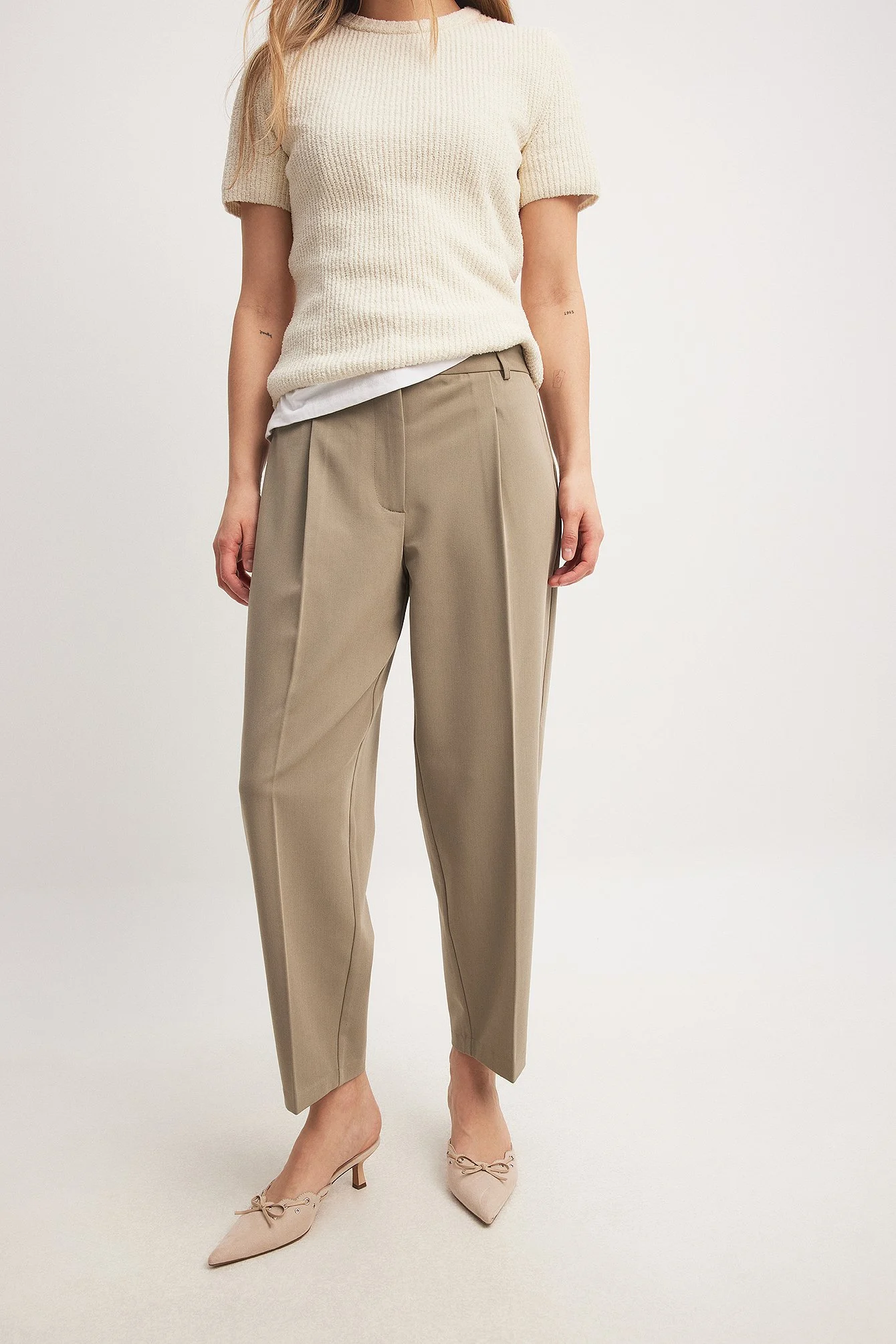 Cropped-Anzughose mit mittlerer Taille