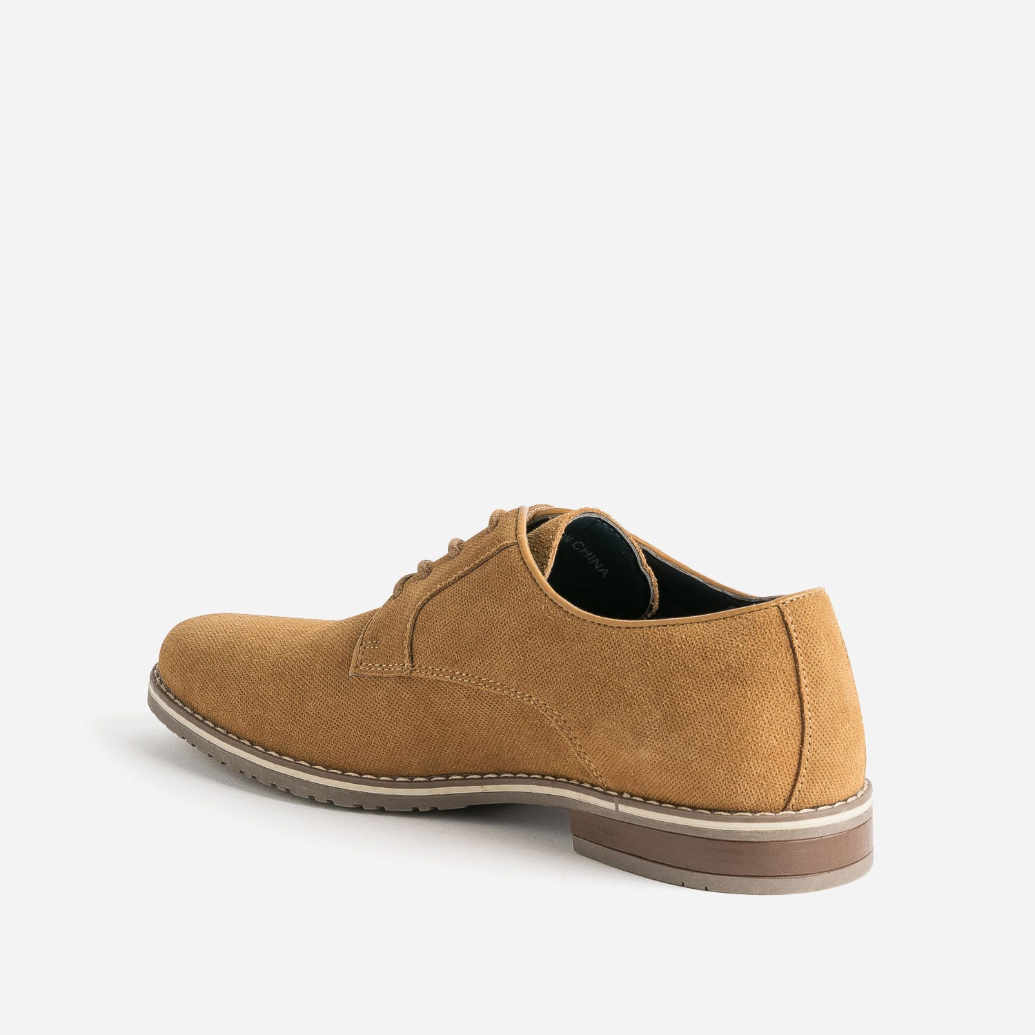 Derby camel en cuir velours embossé