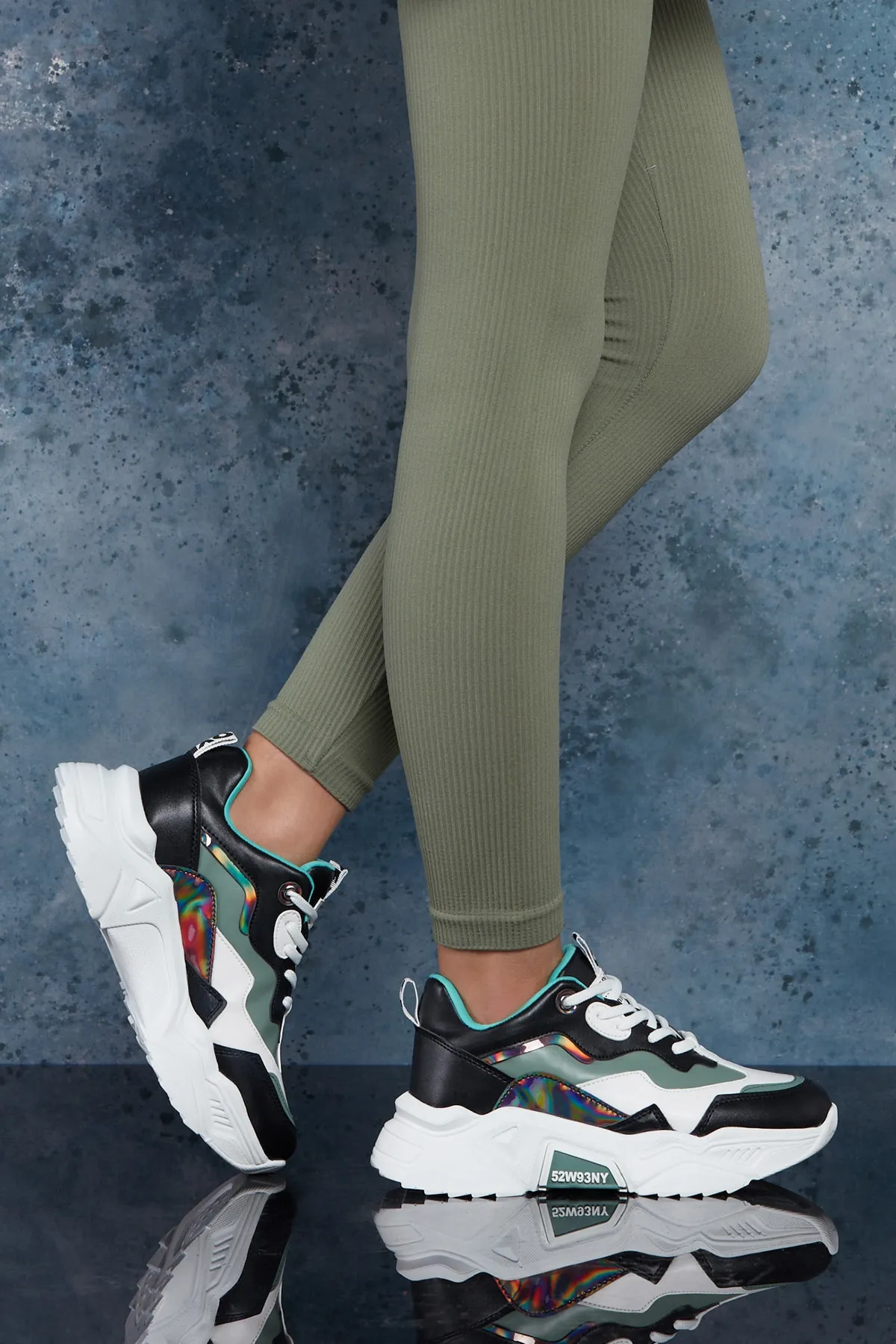 DARK SEER  Schwarz-weißer Damen-Sneaker