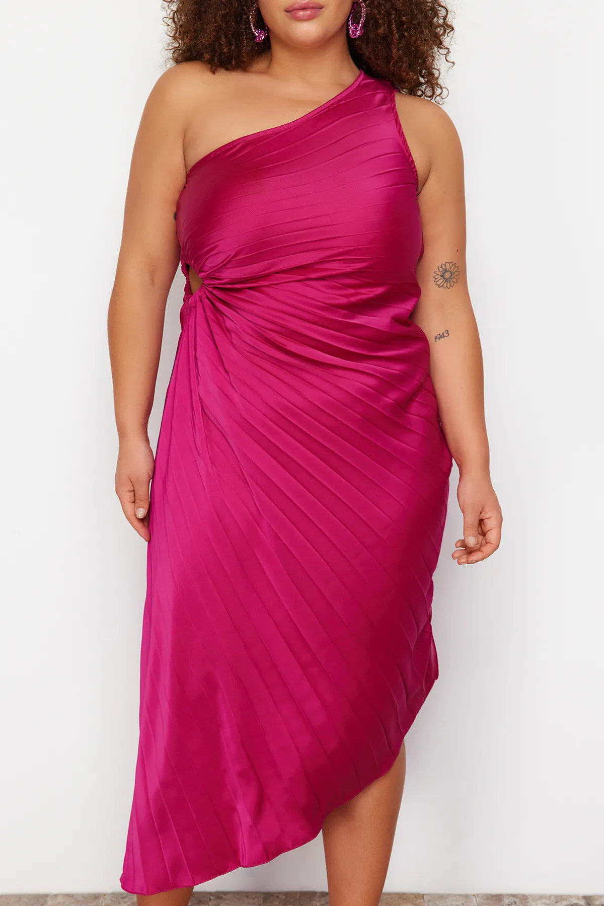 Trendyol Curve  Fuchsiafarbenes, plissiertes, gewebtes Kleid mit asymmetrischem Schnitt TBSSS24AH00155