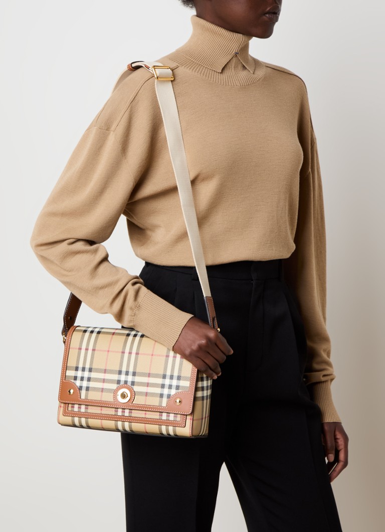 Średniej wielkości torba na ramię Burberry z detalami ze skóry cielęcej.