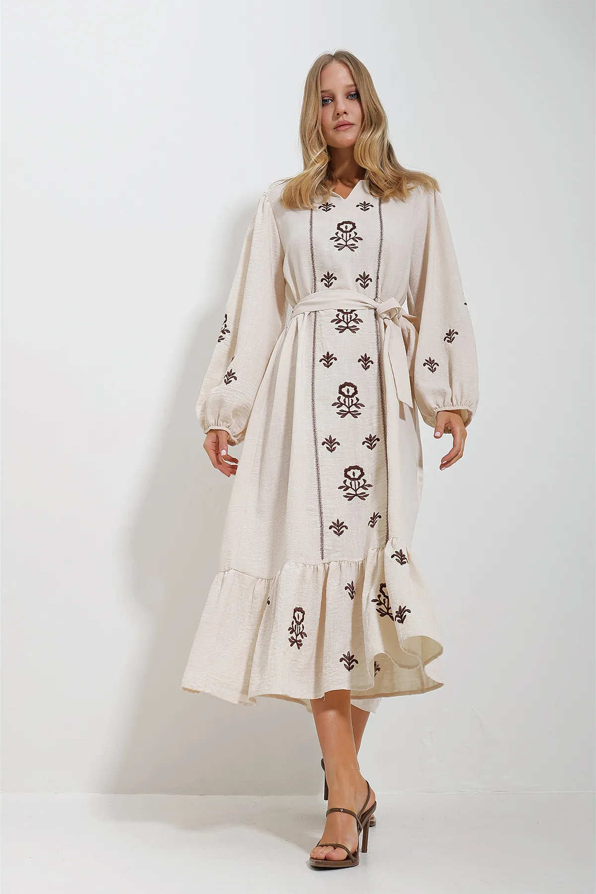 Trend Alaçatı Stili  Kleid - Beige - A-Linie