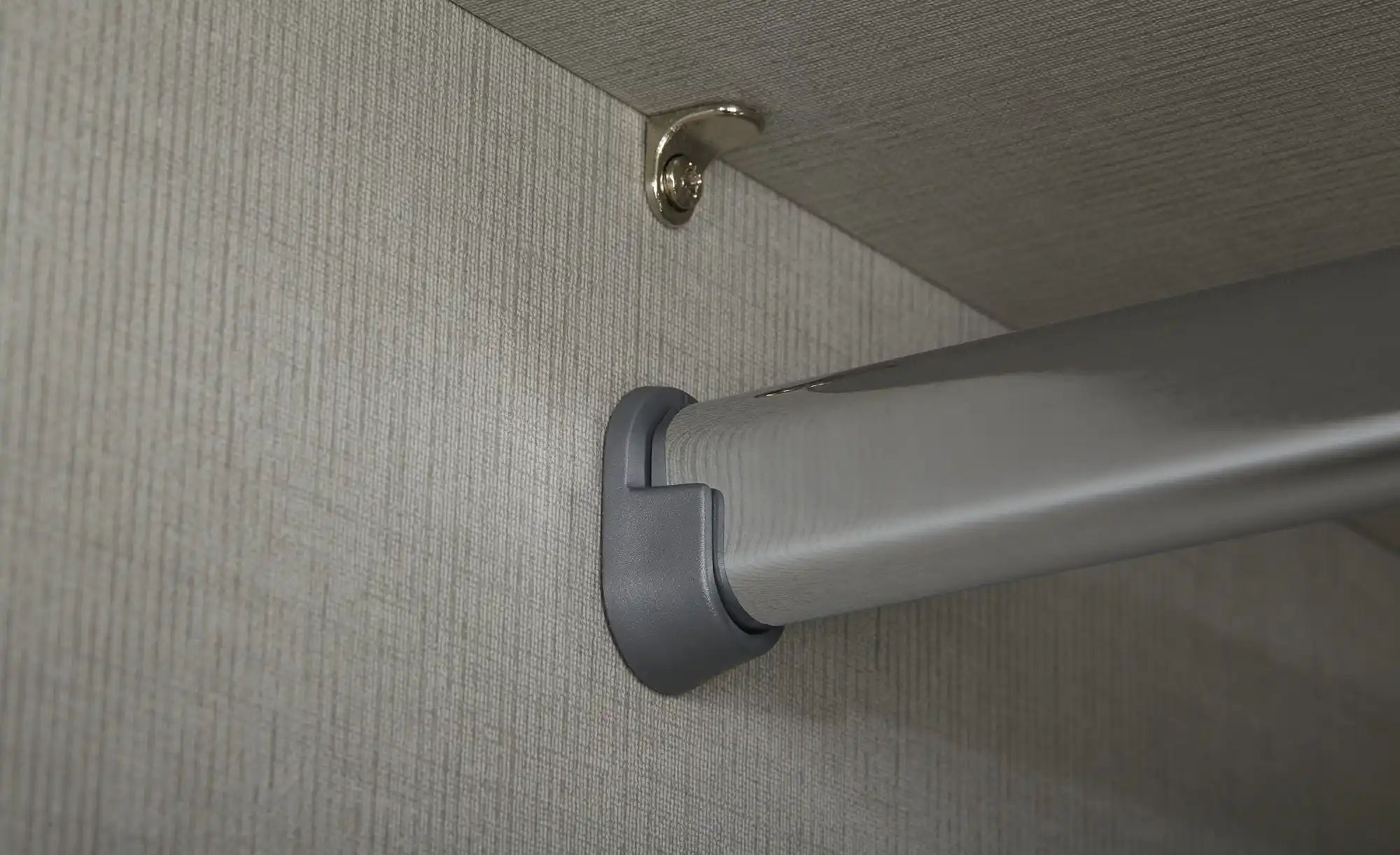 Schwebetürenschrank
