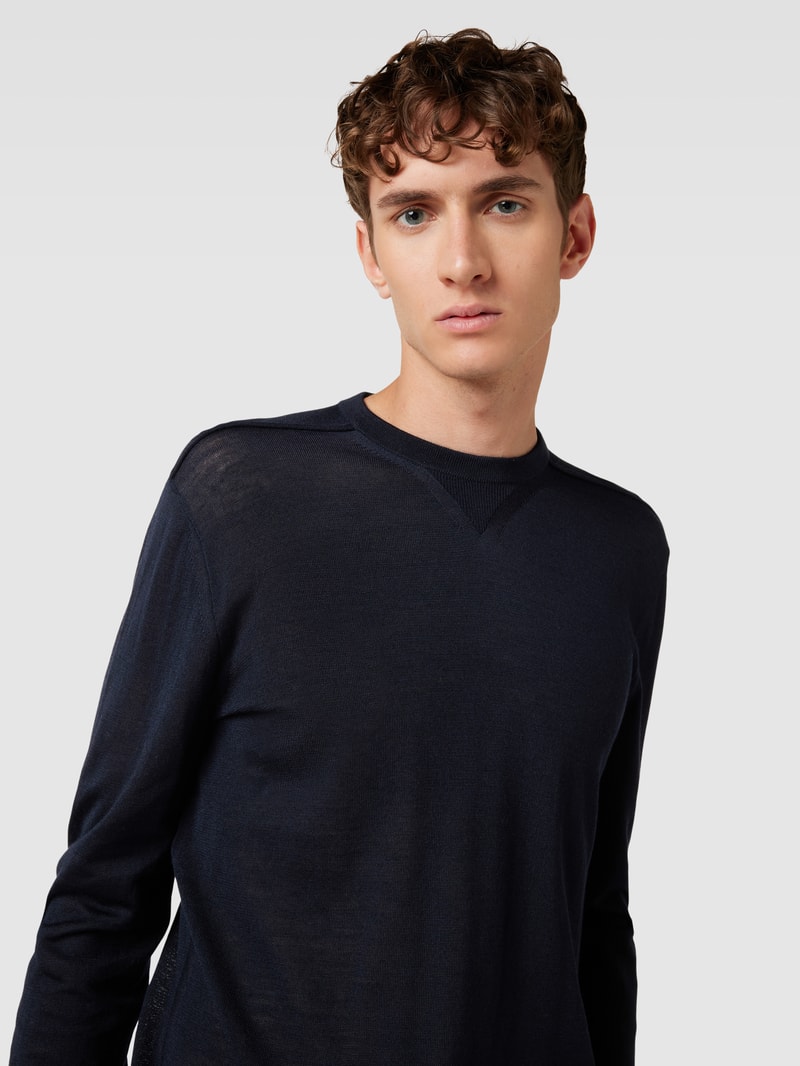 Strickpullover mit gerippten Abschlüssen in marineblau