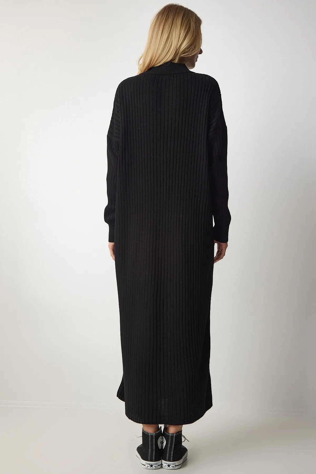 Happiness İstanbul  Schwarzes geripptes Oversize-Strickkleid für Damen DD01251