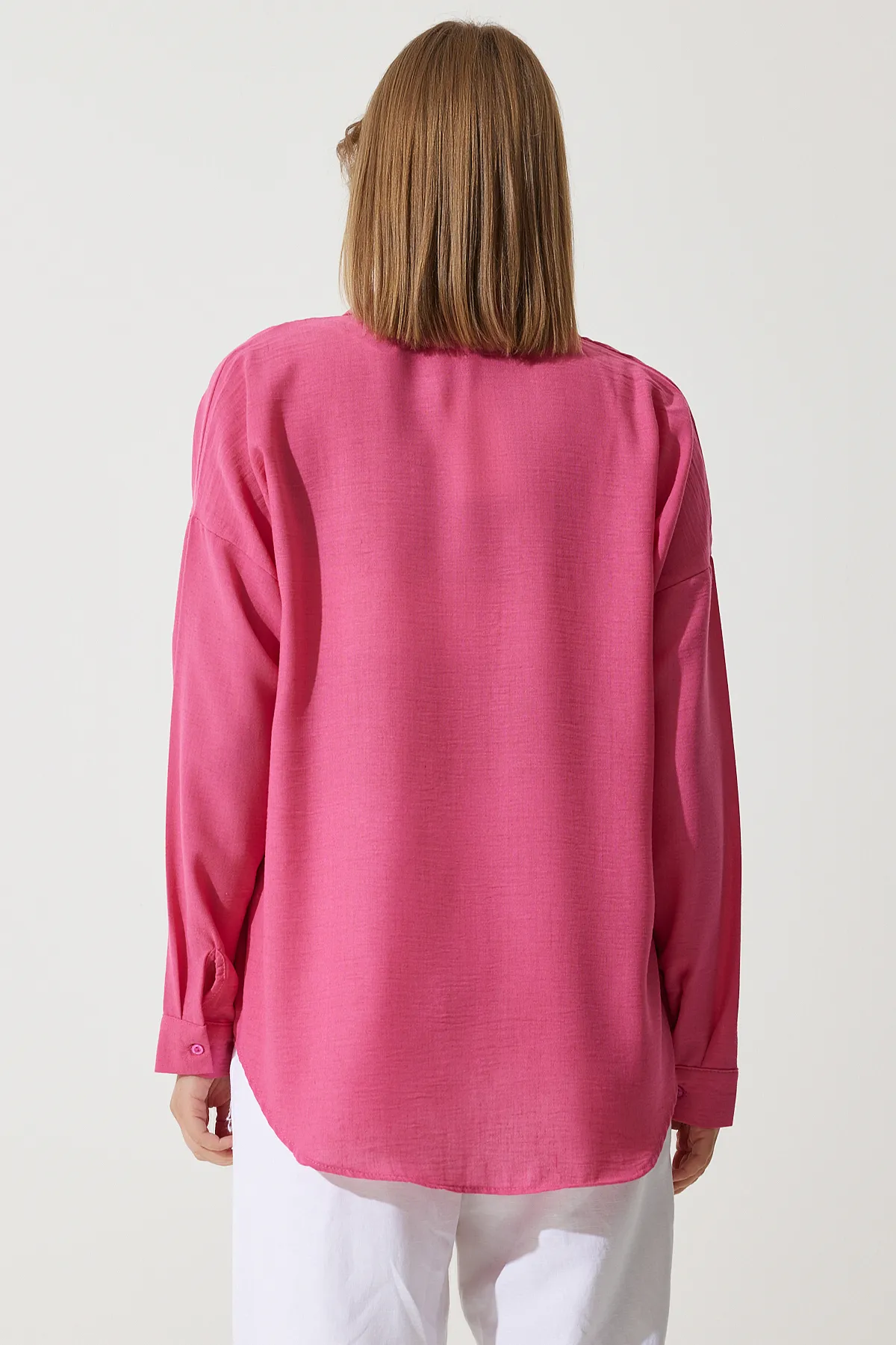 Happiness İstanbul  Rosafarbenes Oversize-Leinen-Ayrobin-Hemd für Damen DD01222