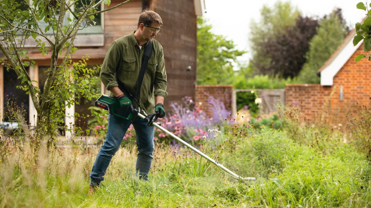 Akumulátorový vyžínač Bosch Green 06008C1K01 AdvancedGrassCut 36V-33 bez baterií a nabíječky v krabici
