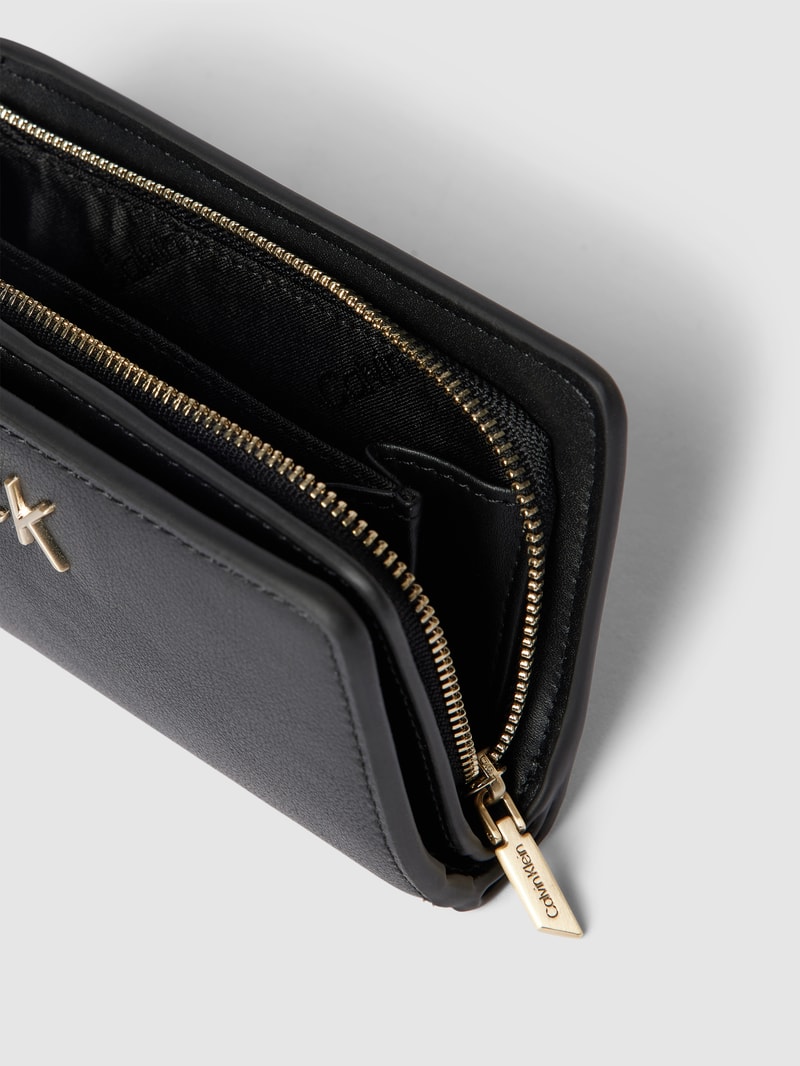 Portemonnaie mit Label-Detail Modell 'FRENCH' in schwarz