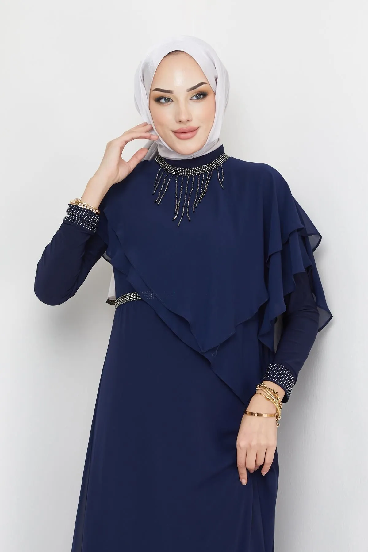 Olcay  Chiffon-Hijab-Abendkleid mit Stein- und Schwungraddetails, DUNKELBLAU 1651