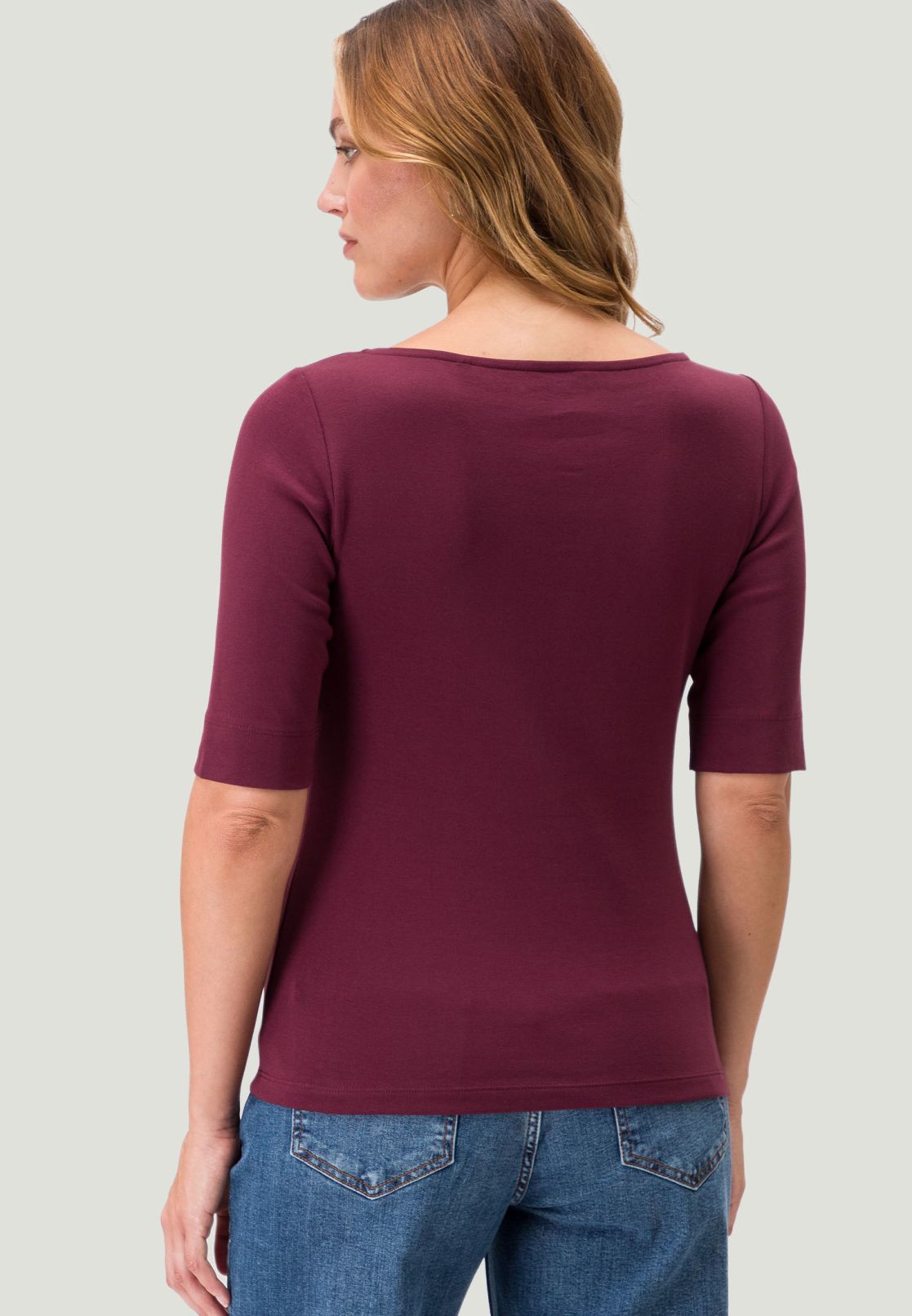 Shirt mit U-Boot Ausschnitt