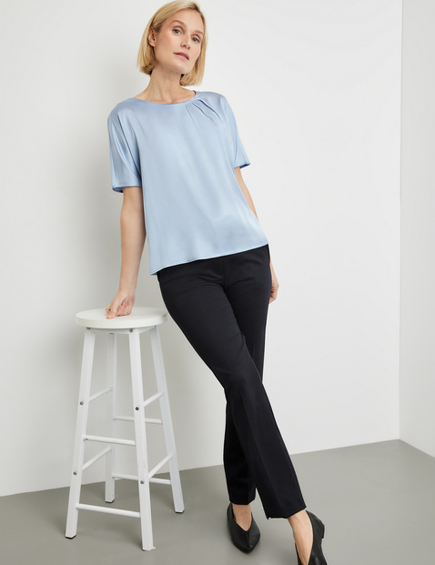 Fließendes Blusenshirt mit Material-Patch