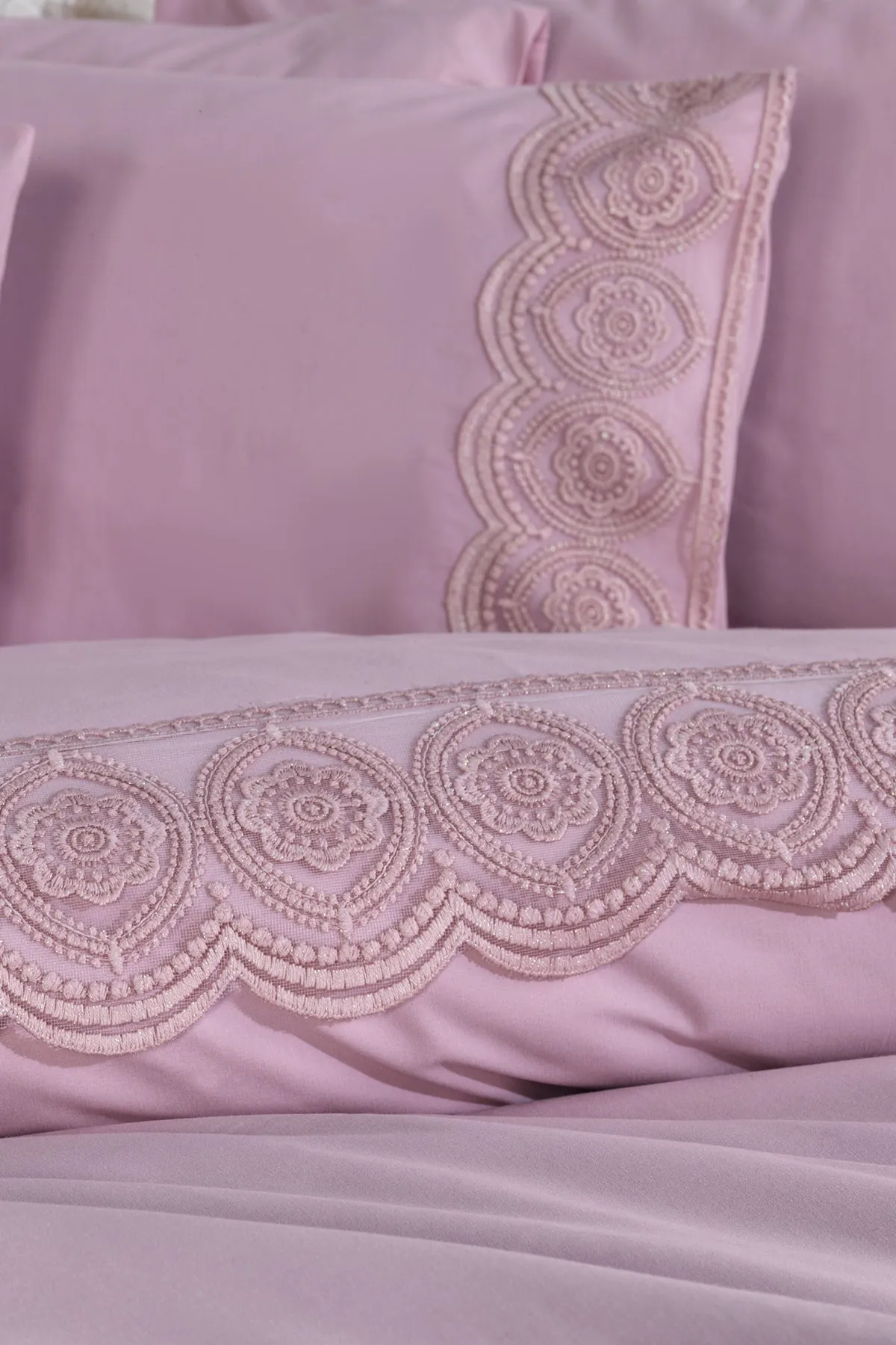 Çeyiz Diyarı  Ceylin Mitgift-Bettbezug-Set aus französischer Spitze, Puder