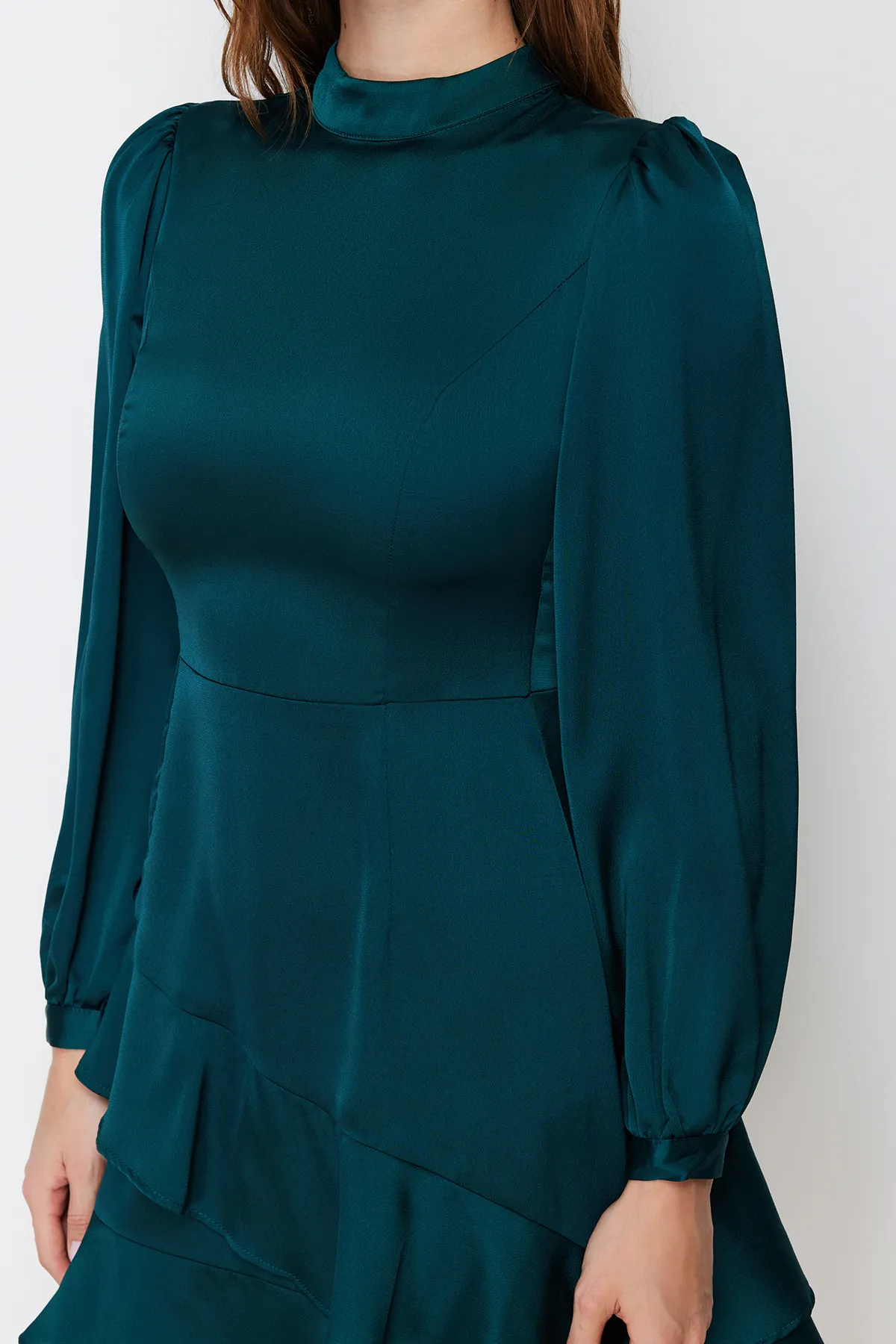 Trendyol Collection  Smaragdgrünes A-Linien-Rock-Volant-Satin-Webkleid TWOAW21EL1891