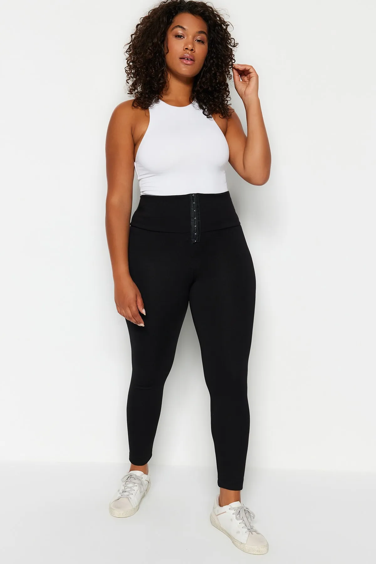 Trendyol Curve  Schwarze Interlock-Strickstrumpfhose im Korsett-Look mit hoher Taille TBSSS23BV00008