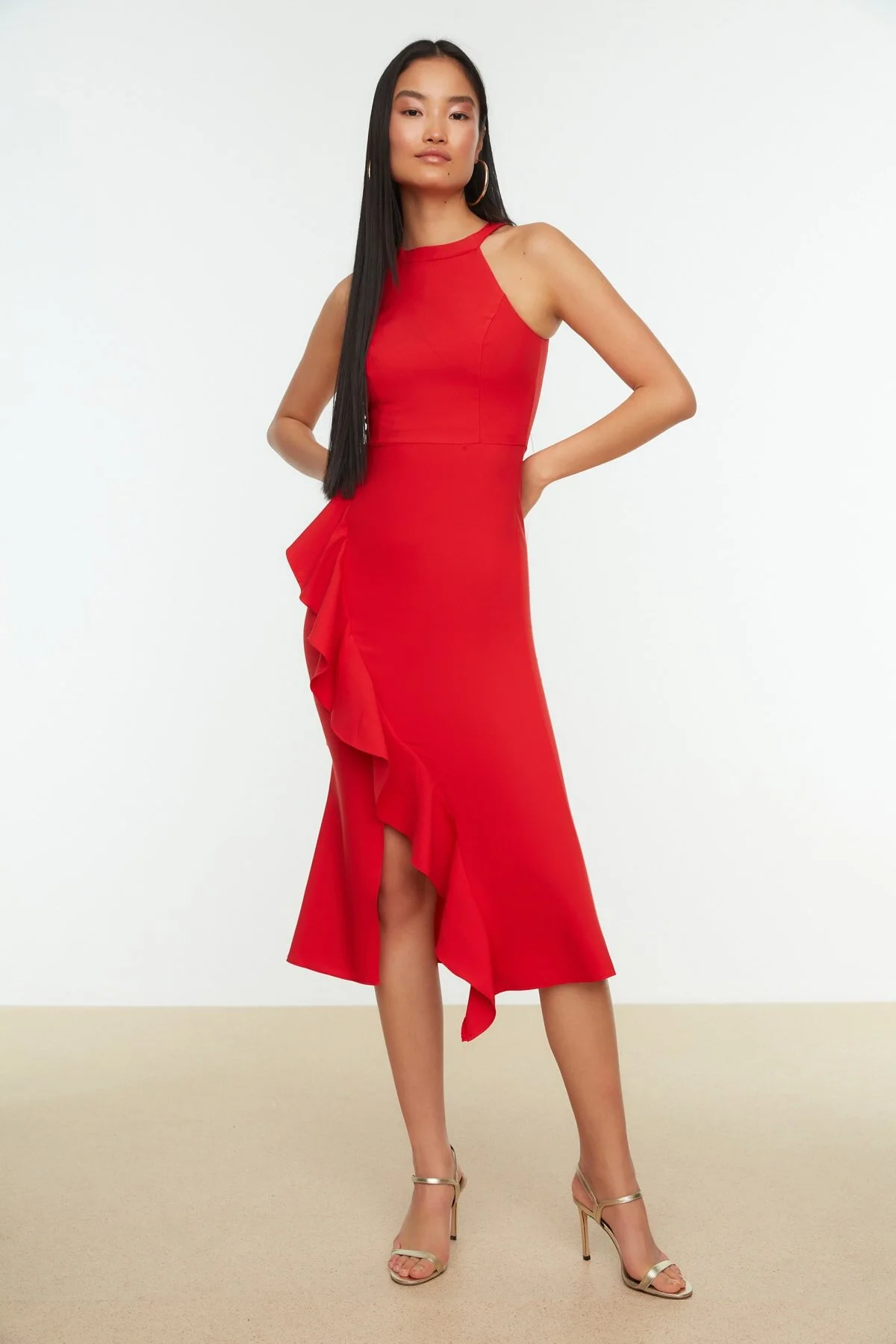 Trendyol Collection  Detailliertes Abendkleid mit Granatapfelblüten-Volant TPRAW19BB0144