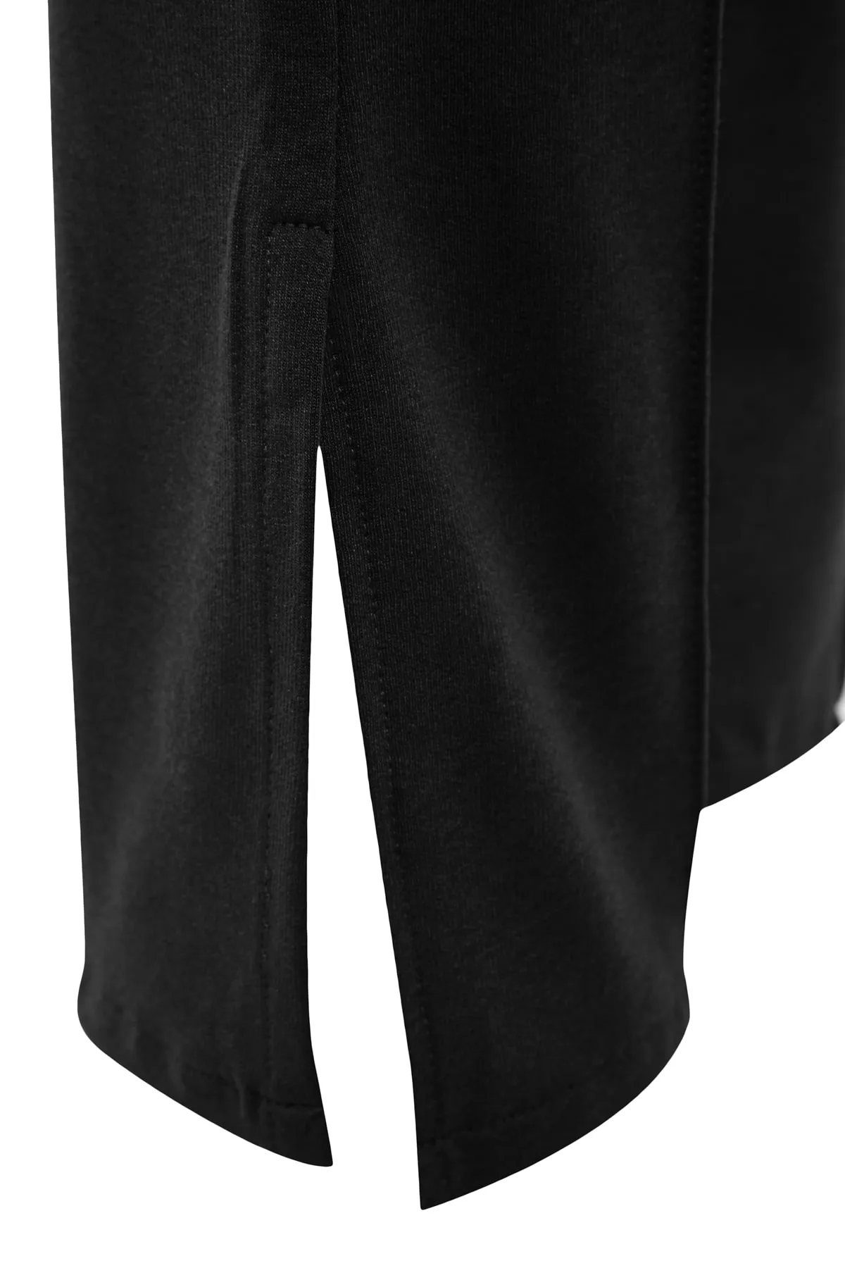 Trendyol Collection  Schwarze gerippte, genähte, Schlitzdetails, dünne Fleece-Innenseite, gestrickte Jogginghose TWOAW23PL00243