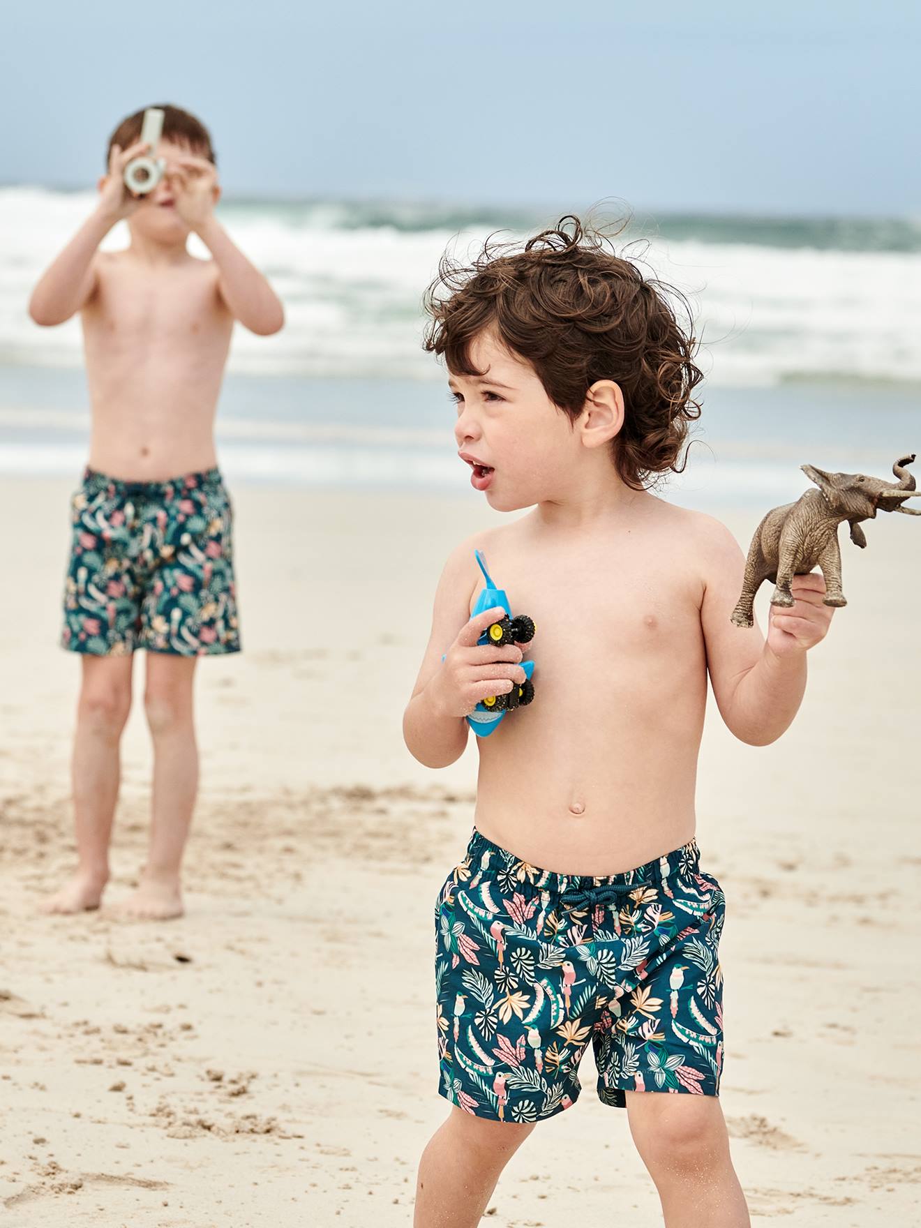 Vertbaudet Jungen Baby Badeshorts, Capsule Collection JUNGLE Oeko-Tex - dunkelgrün bedruckt