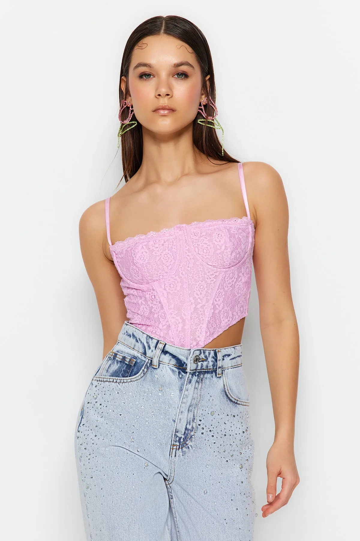 Trendyol Collection  Rosafarbenes, bauchfreies, gefüttertes Korsett mit detailliertem Spitzen-Bustier TPRAW23BS00062