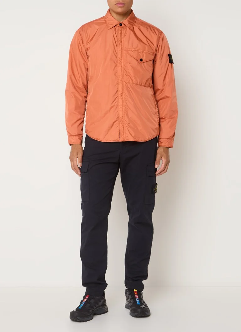 Μονωμένο μπουφάν Stone Island Q0123 με πλαϊνές τσέπες και λογότυπο