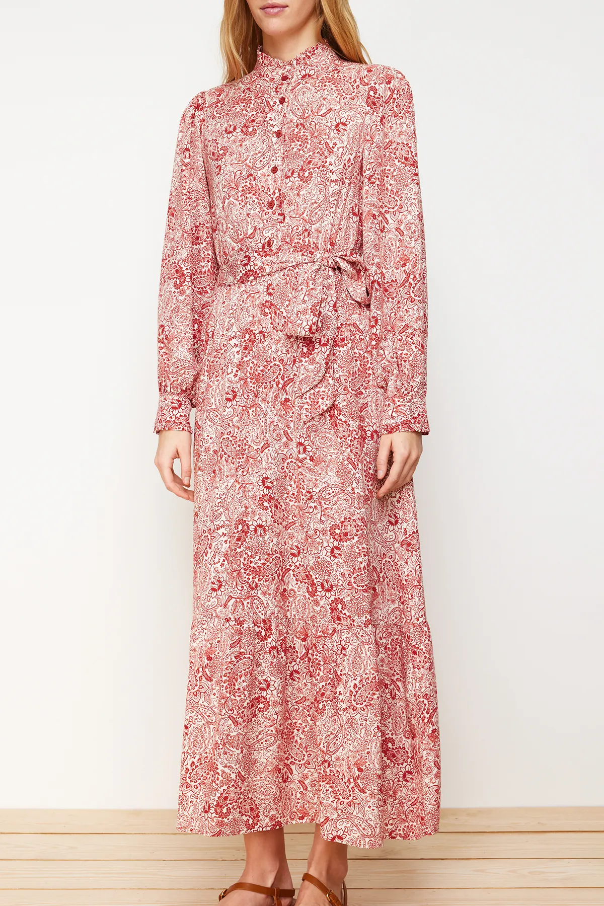 Trendyol Modest  Kleid aus gewebter Viskose mit Zimtblumenmuster TCTSS24EB00074