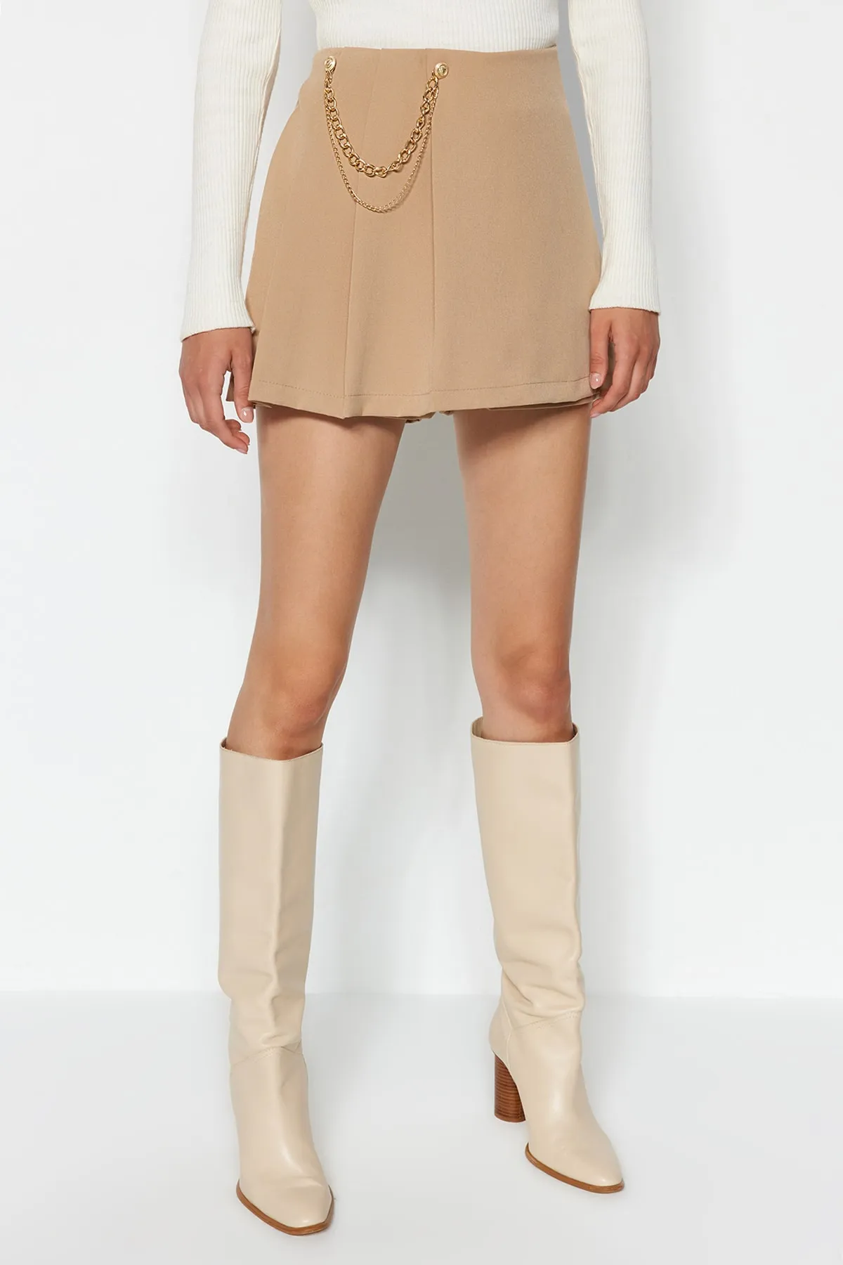 Trendyol Collection  Gewebter Shortsrock mit Nerzkette und Batteriedetail TWOAW23SR00041
