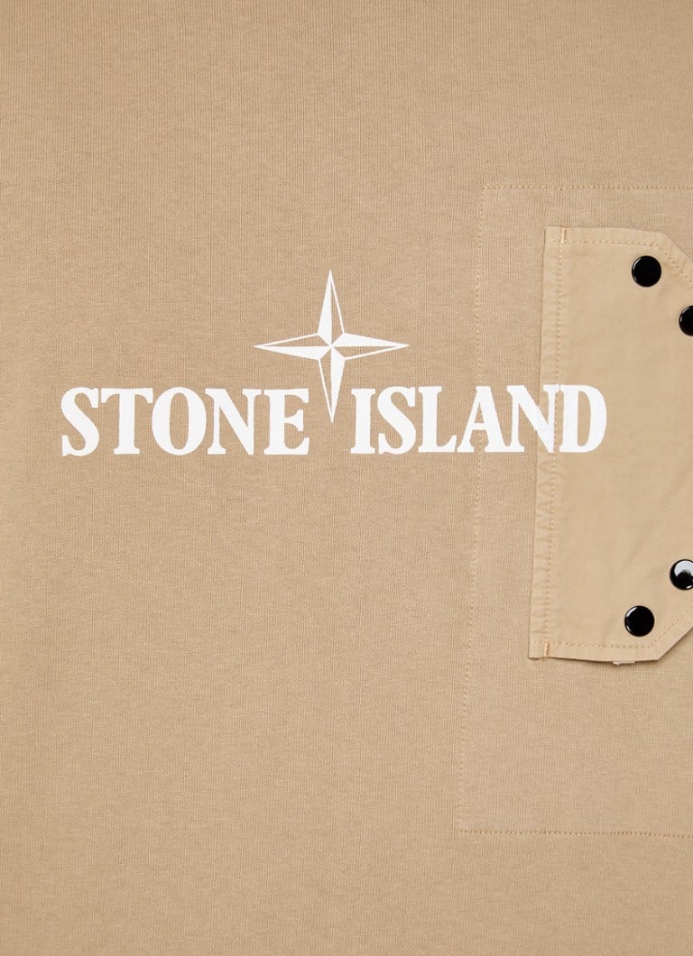 Μπλούζα Stone Island 21079 με τύπωμα λογότυπου και τσέπη στο στήθος