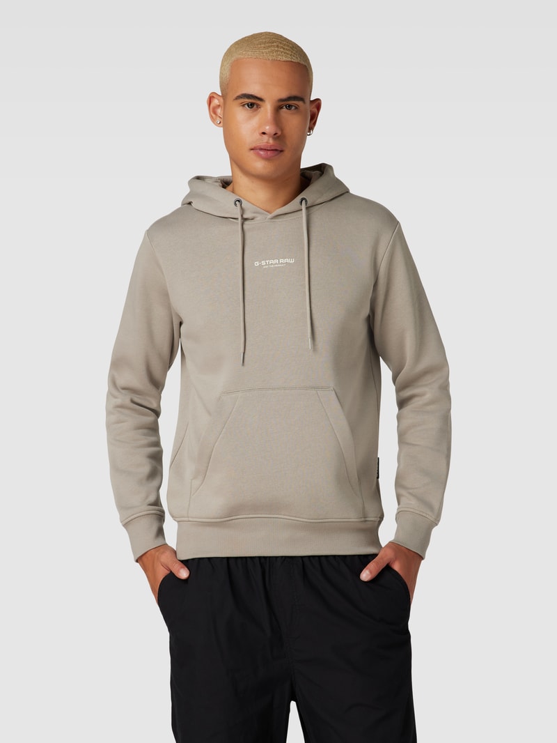 Hoodie mit Känguru-Tasche und Label-Print in beige