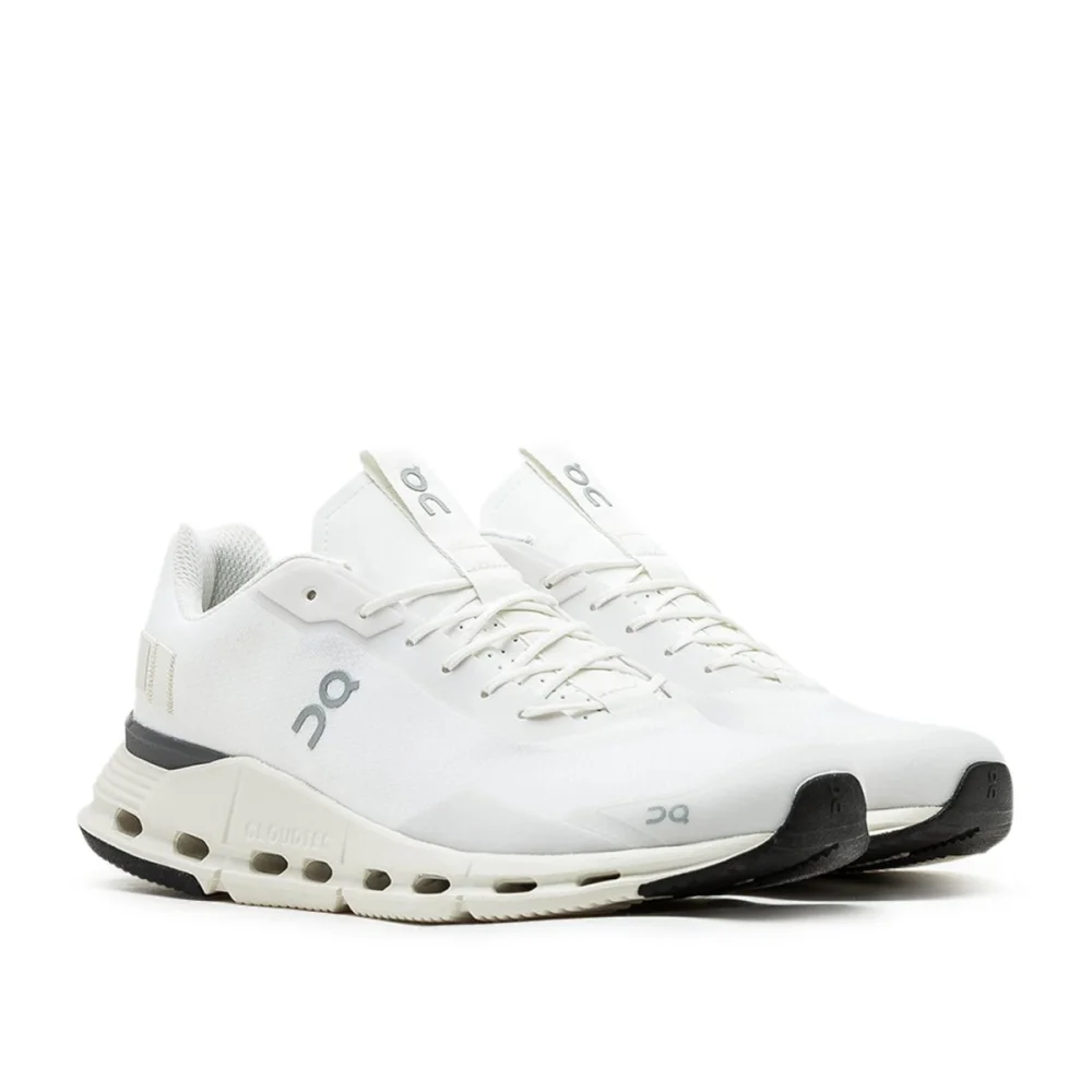 ON Cloudnova Form 26.98483 / weiss