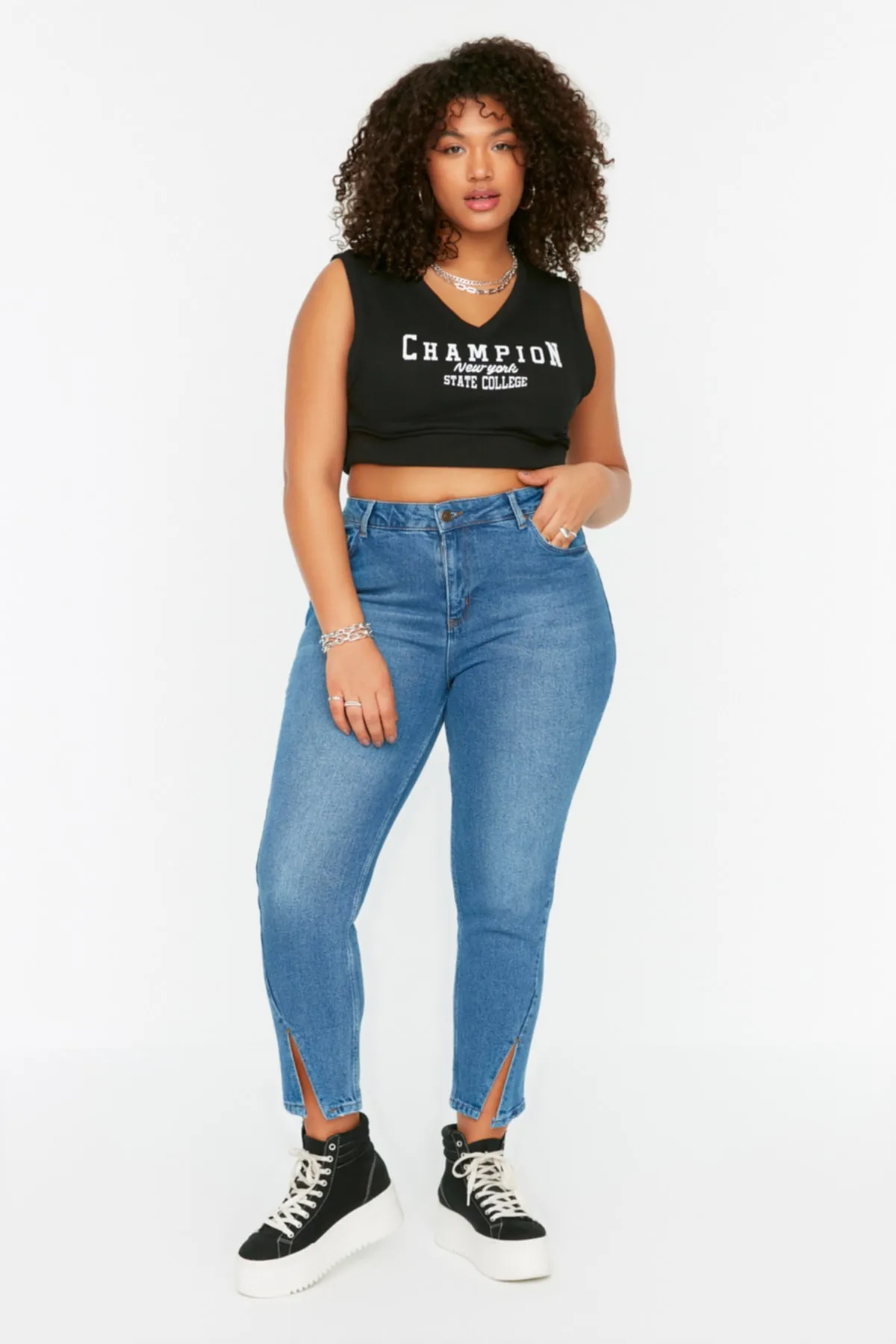 Trendyol Curve  Blaue, dehnbare Skinny-Jeans mit hoher Taille und detailliertem Beinausschnitt TBSSS22JE0186