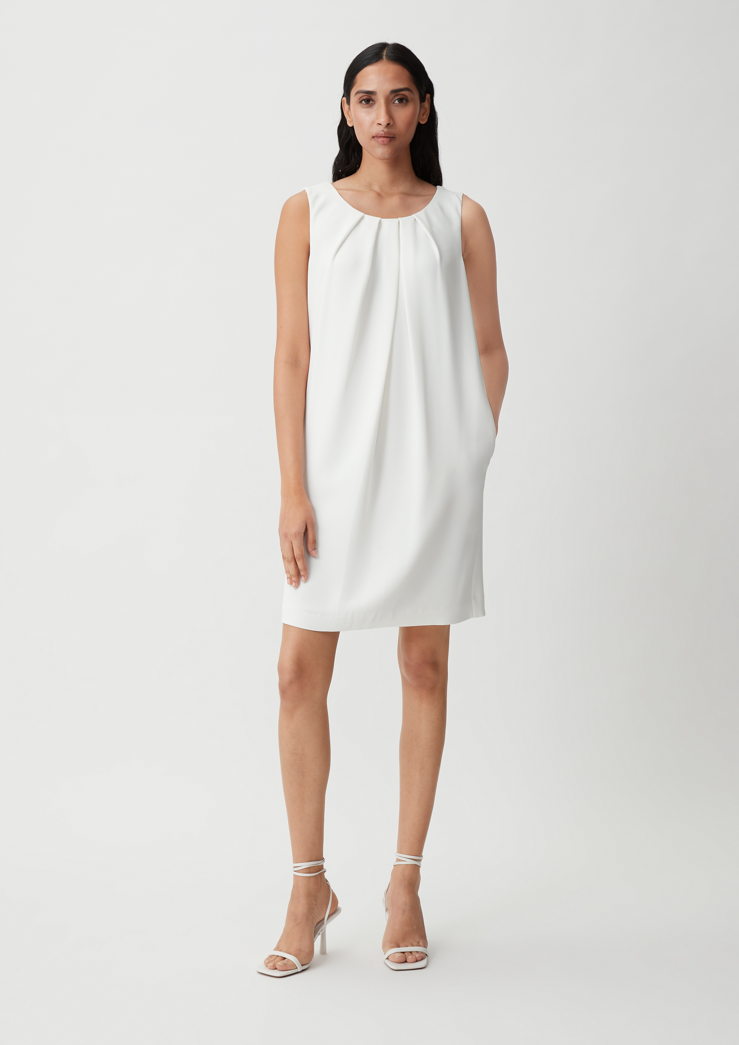 Kleid mit Crêpestruktur - weiß