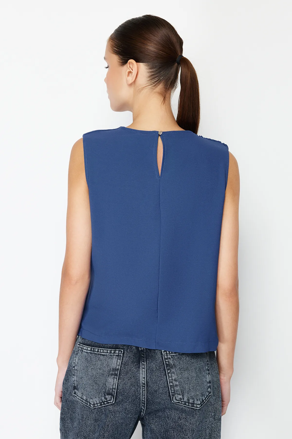 Trendyol Collection  Marineblaue geraffte Webbluse TWOSS24BZ00343