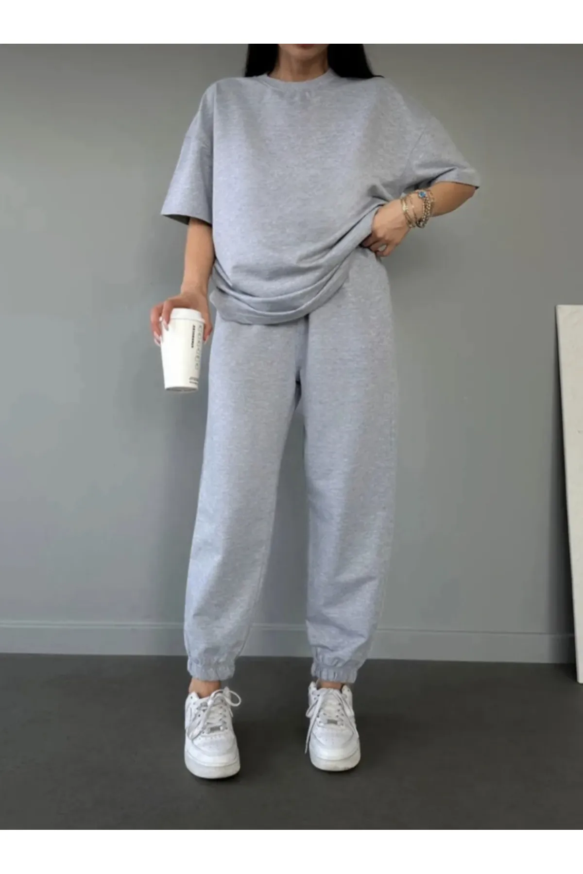 My Blog  Graues T-Shirt – Jogger-Trainingsanzug-Set