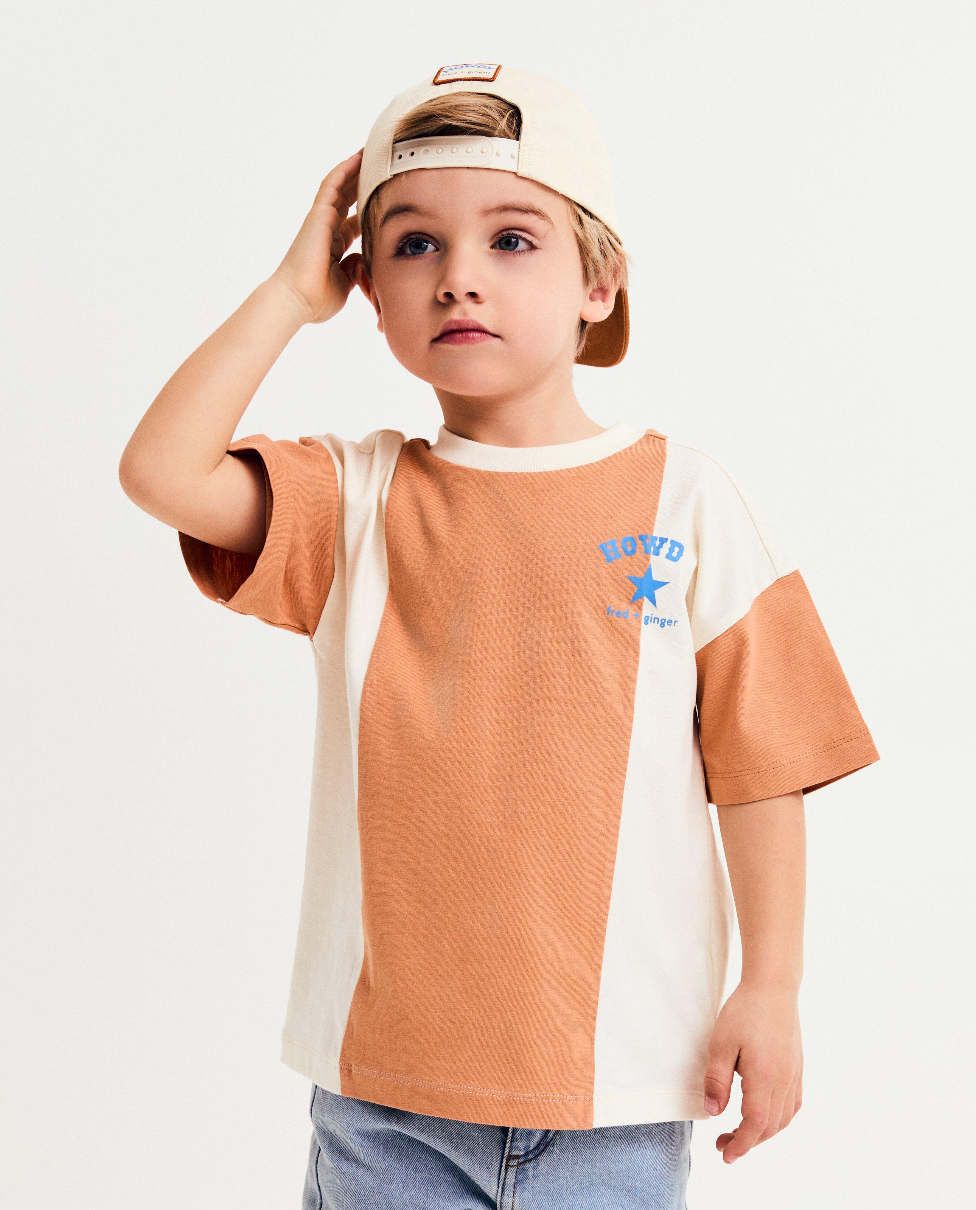 Fred + Ginger hátulnyomott póló, unisex, 92-128 világosbarna