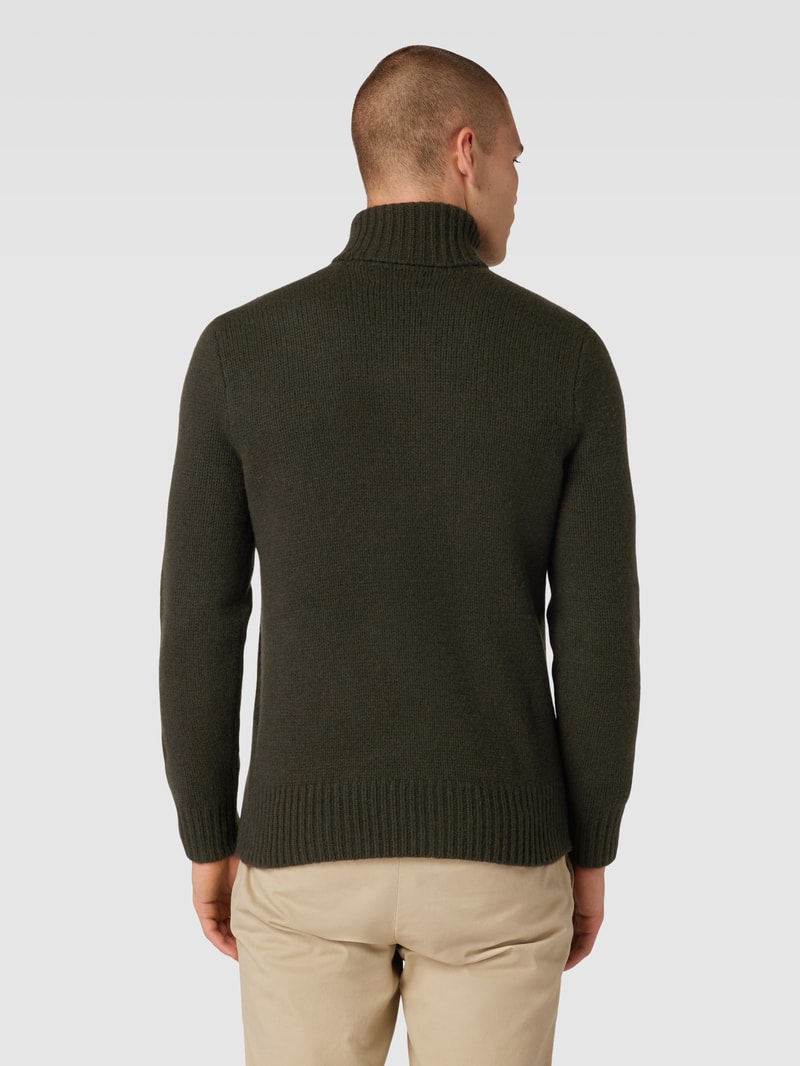 Strickpullover mit Rollkragen in olivgrün