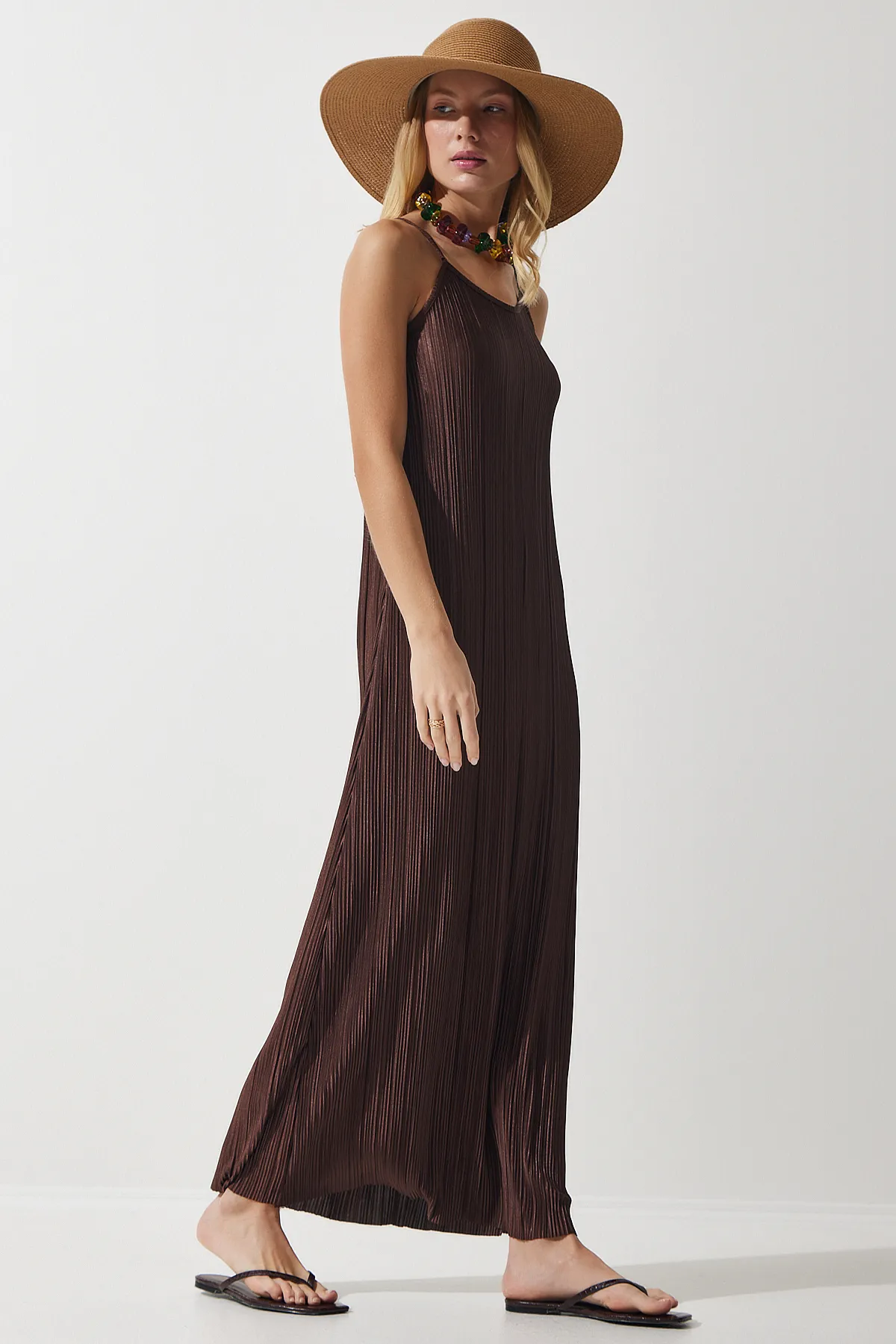 Happiness İstanbul  Damen Sommer Plisseekleid mit Trägern in Pflaume DZ00116