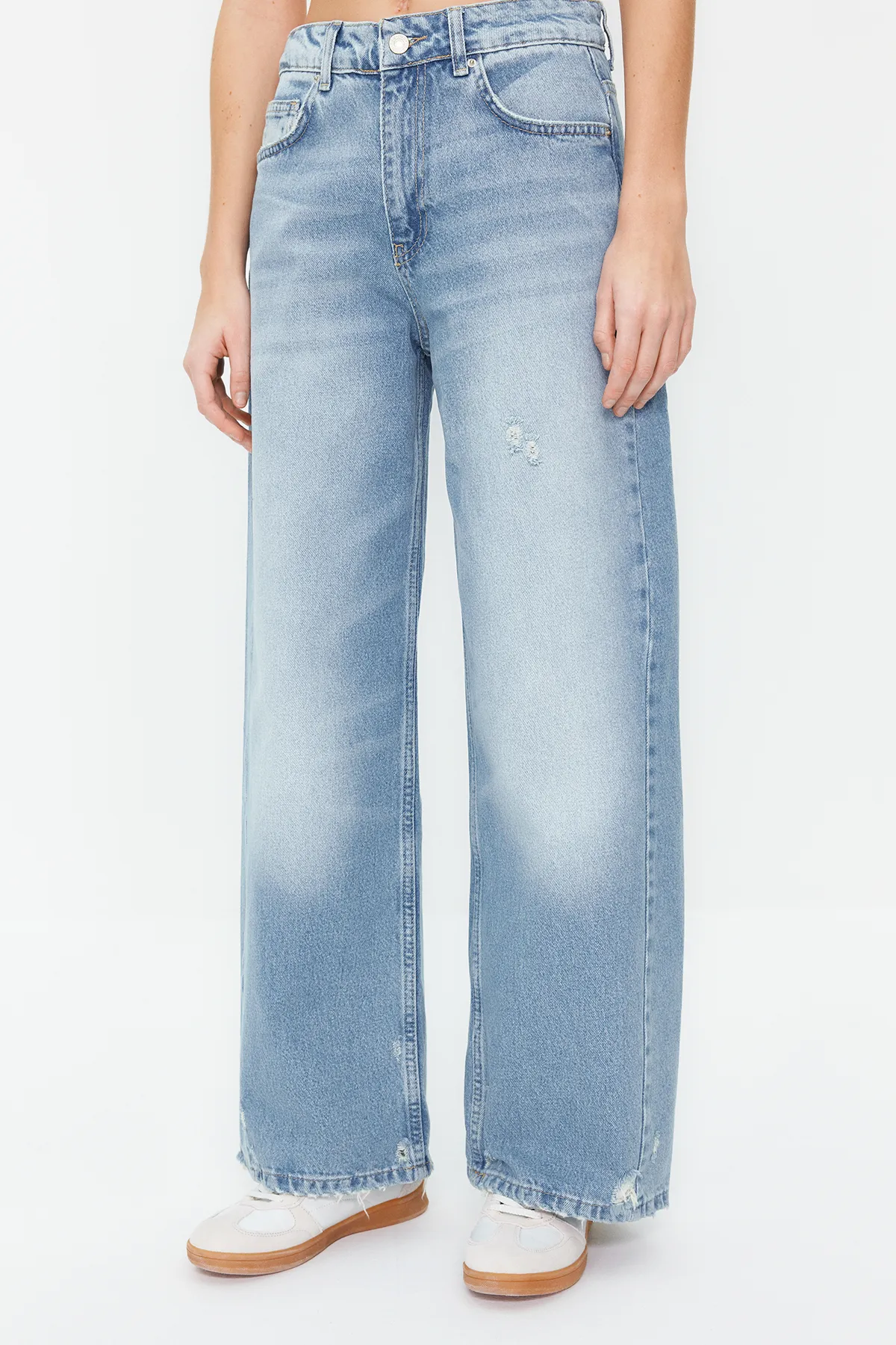 Trendyol Collection  Blaue Jeans mit normaler Taille und extra weitem Bein und detaillierten Nähten TWOSS24JE00062