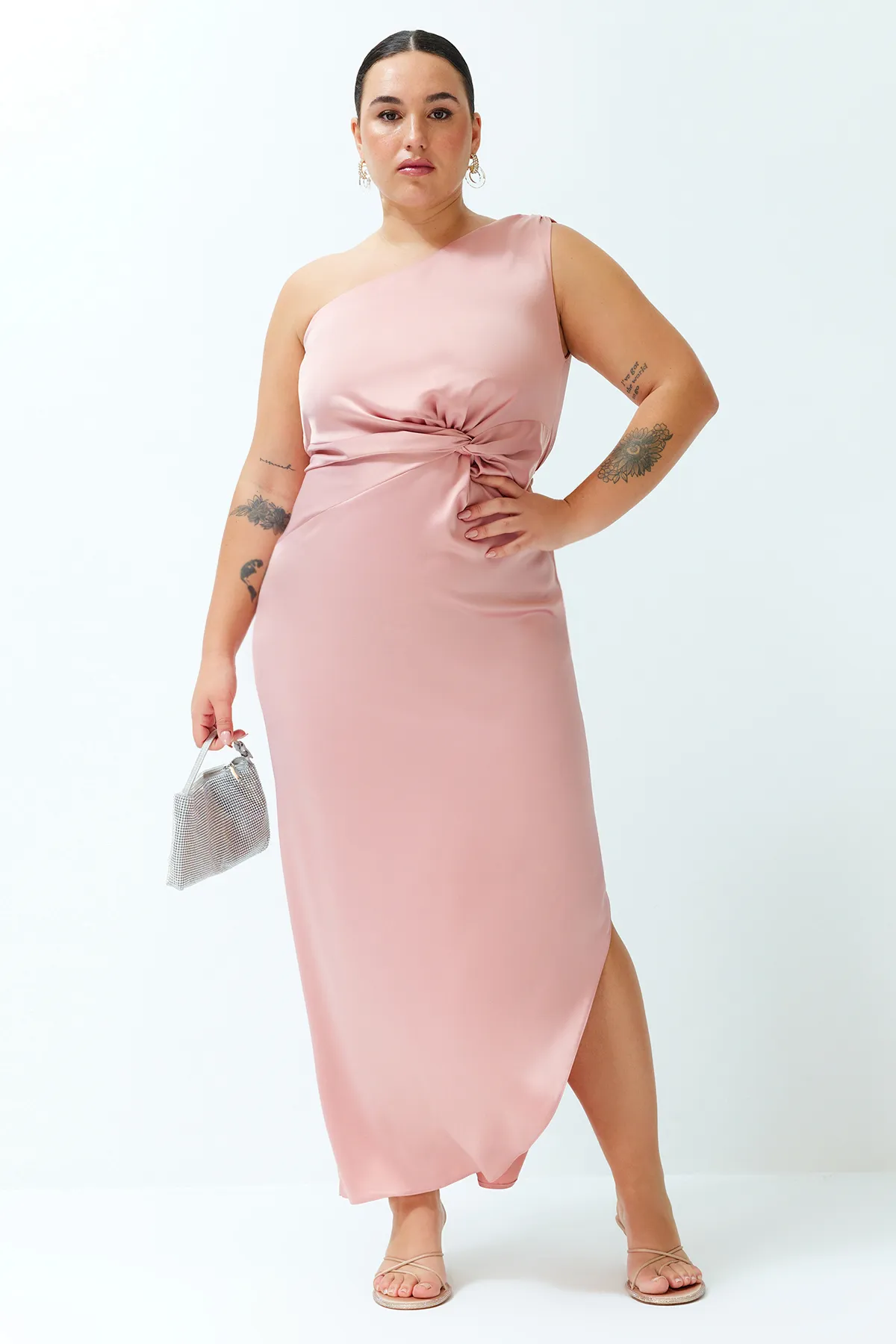 Trendyol Curve  Rosa gewebtes Satinkleid TBBSS24AH00113